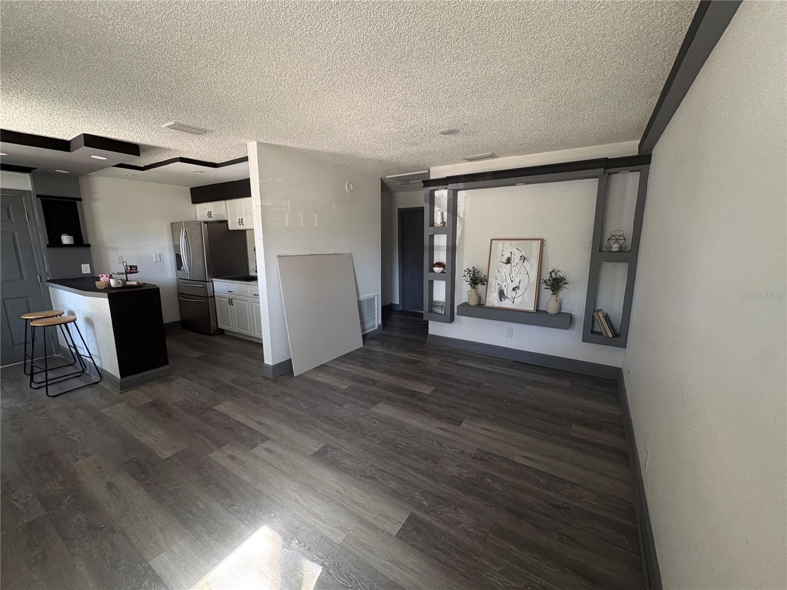 Image 6 of 17 For 7019 Willow Avenue