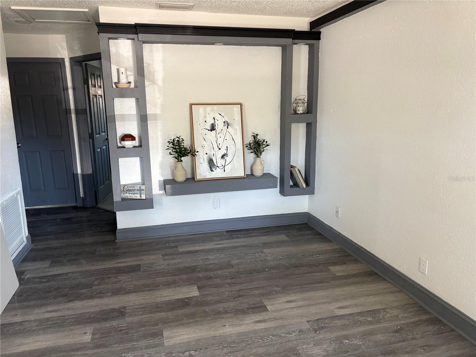 Image 7 of 17 For 7019 Willow Avenue