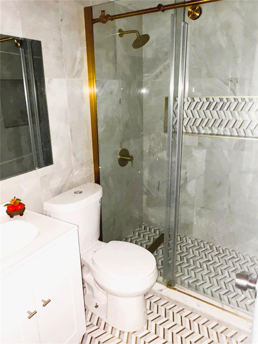 Image 8 of 17 For 7019 Willow Avenue