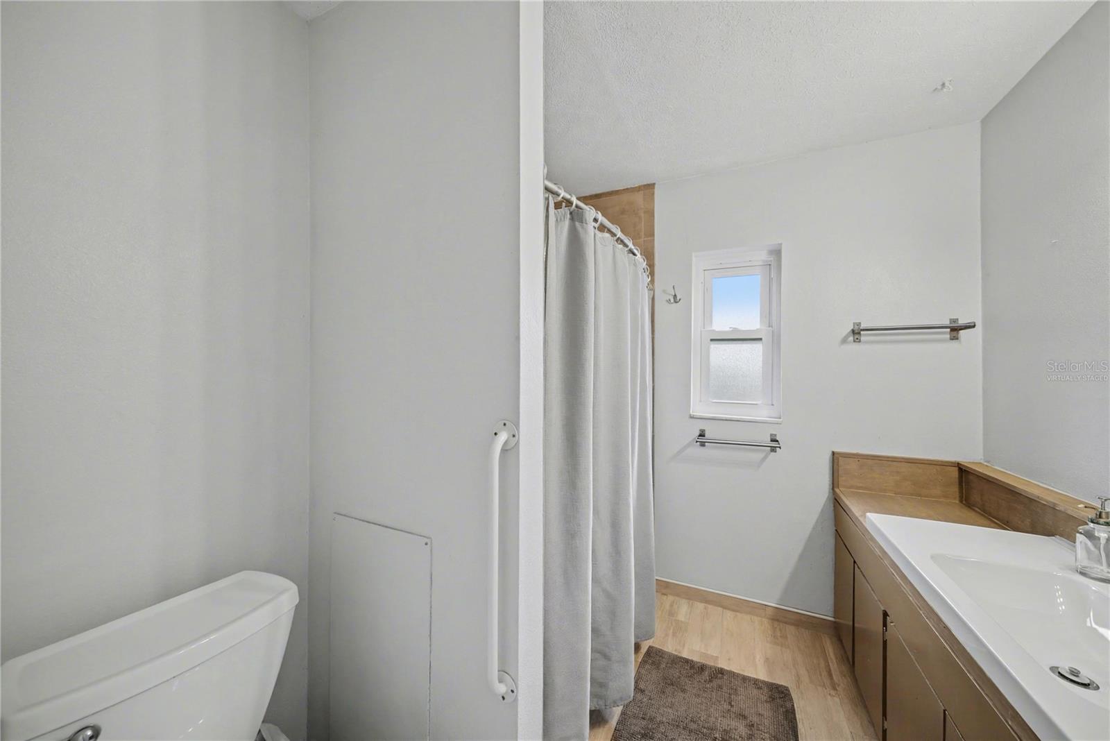 Image 10 of 23 For 13312 Lake George Lane