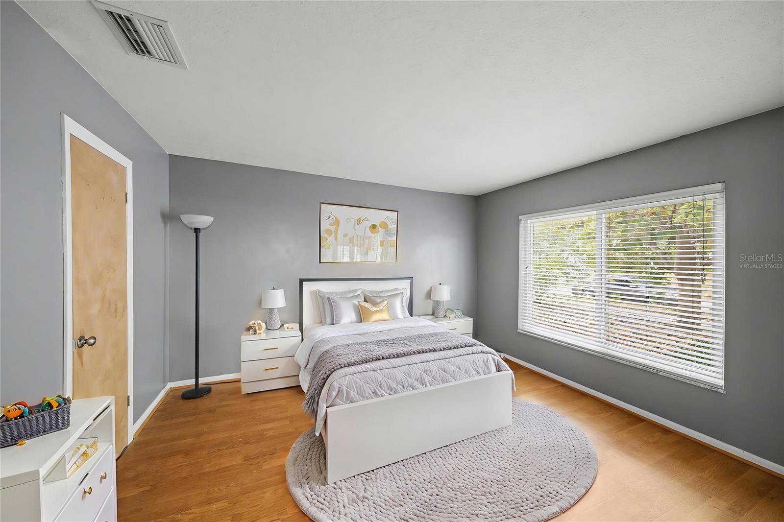 Image 11 of 23 For 13312 Lake George Lane