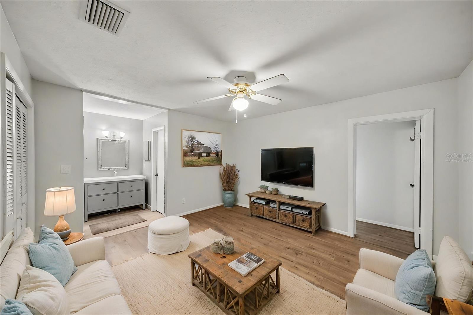 Image 8 of 23 For 13312 Lake George Lane