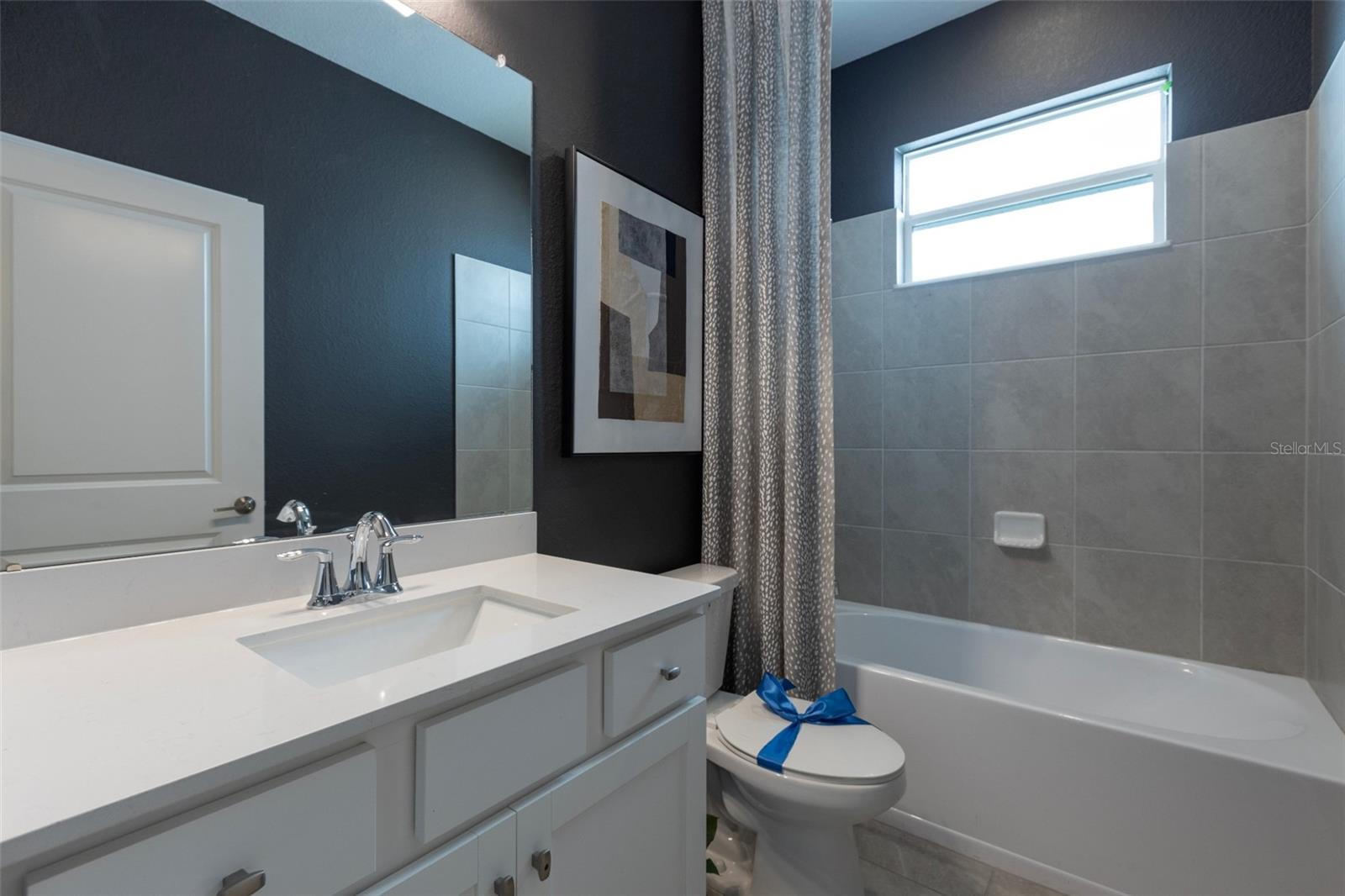 Image 24 of 27 For 19215 Scallop Loop