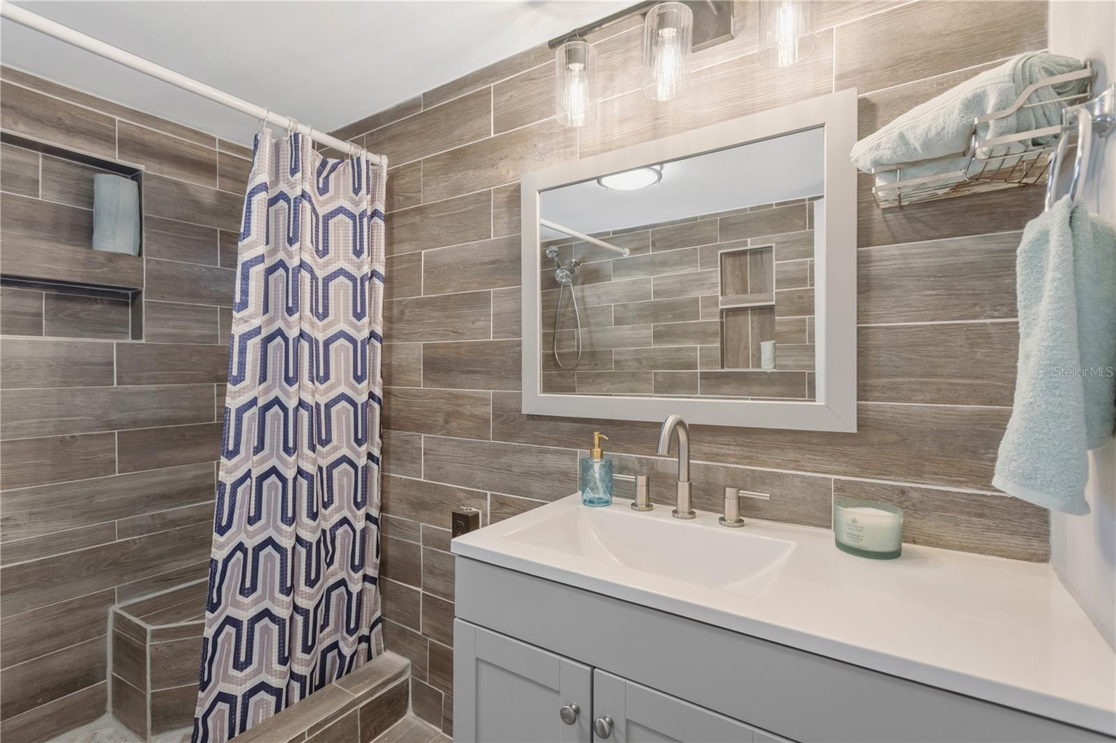 Image 13 of 28 For 216 Langford Street Nw