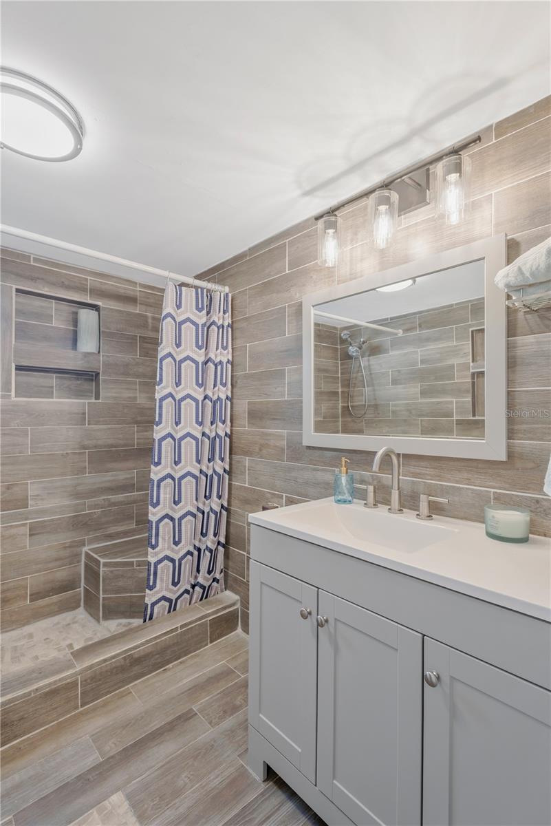 Image 14 of 28 For 216 Langford Street Nw