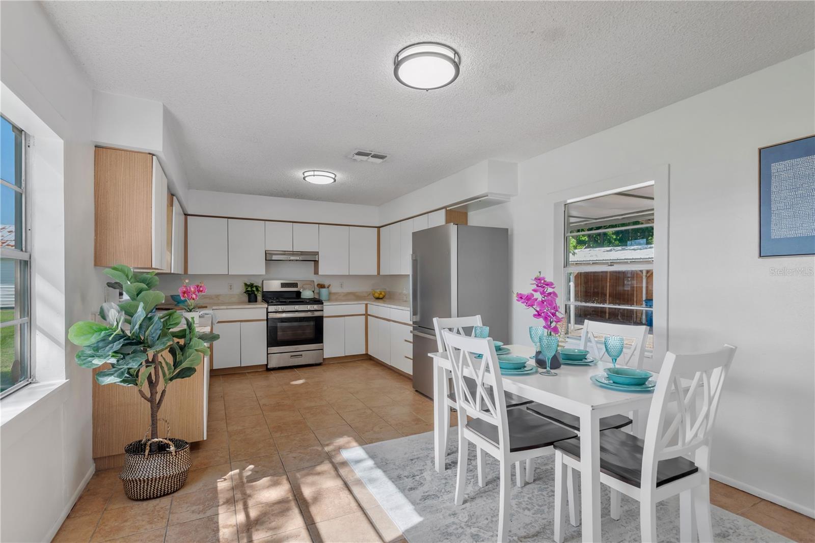 Image 4 of 28 For 216 Langford Street Nw