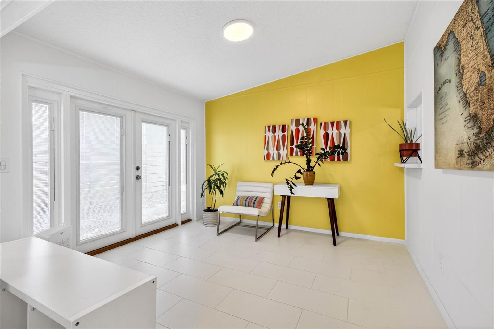 Image 11 of 69 For 515 Broxburn Avenue