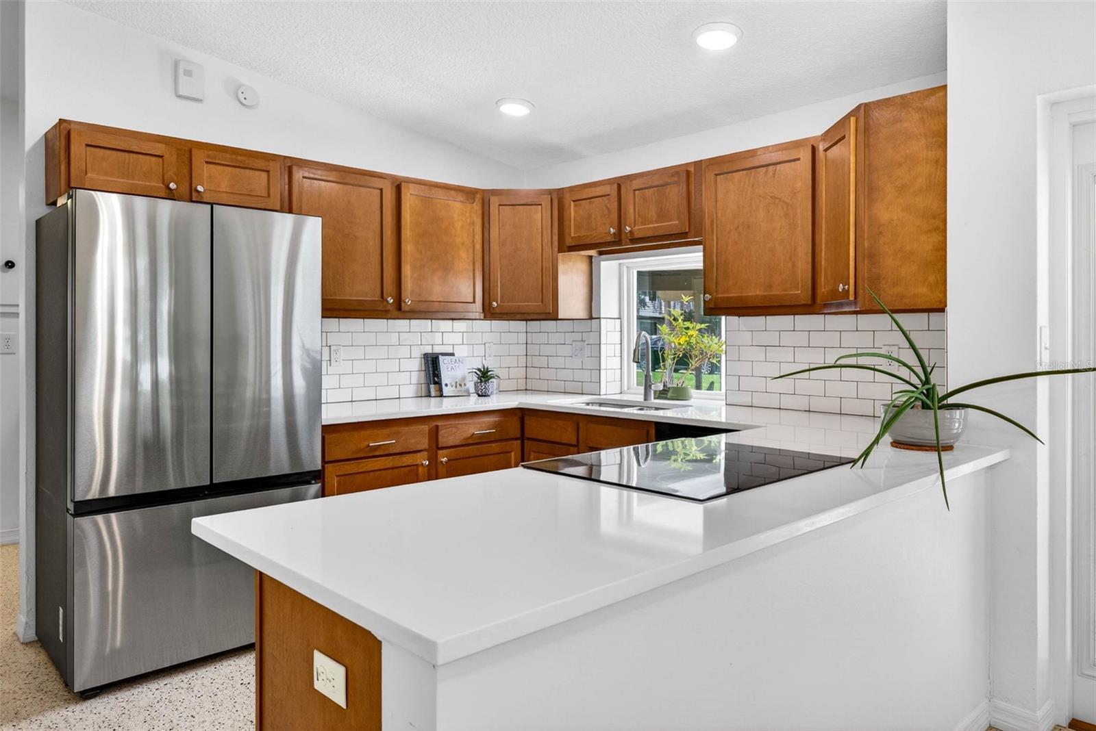 Image 14 of 69 For 515 Broxburn Avenue