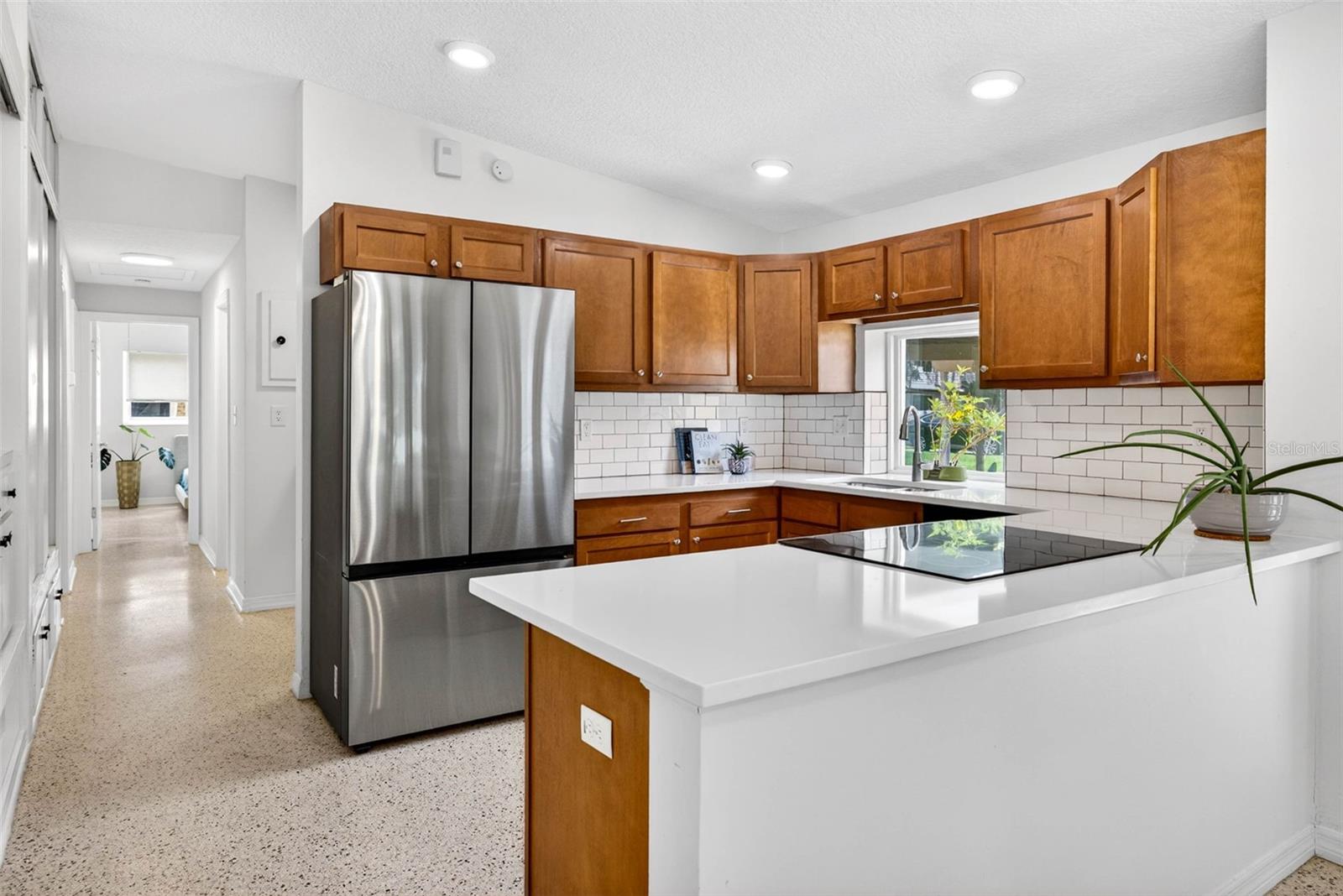 Image 18 of 69 For 515 Broxburn Avenue