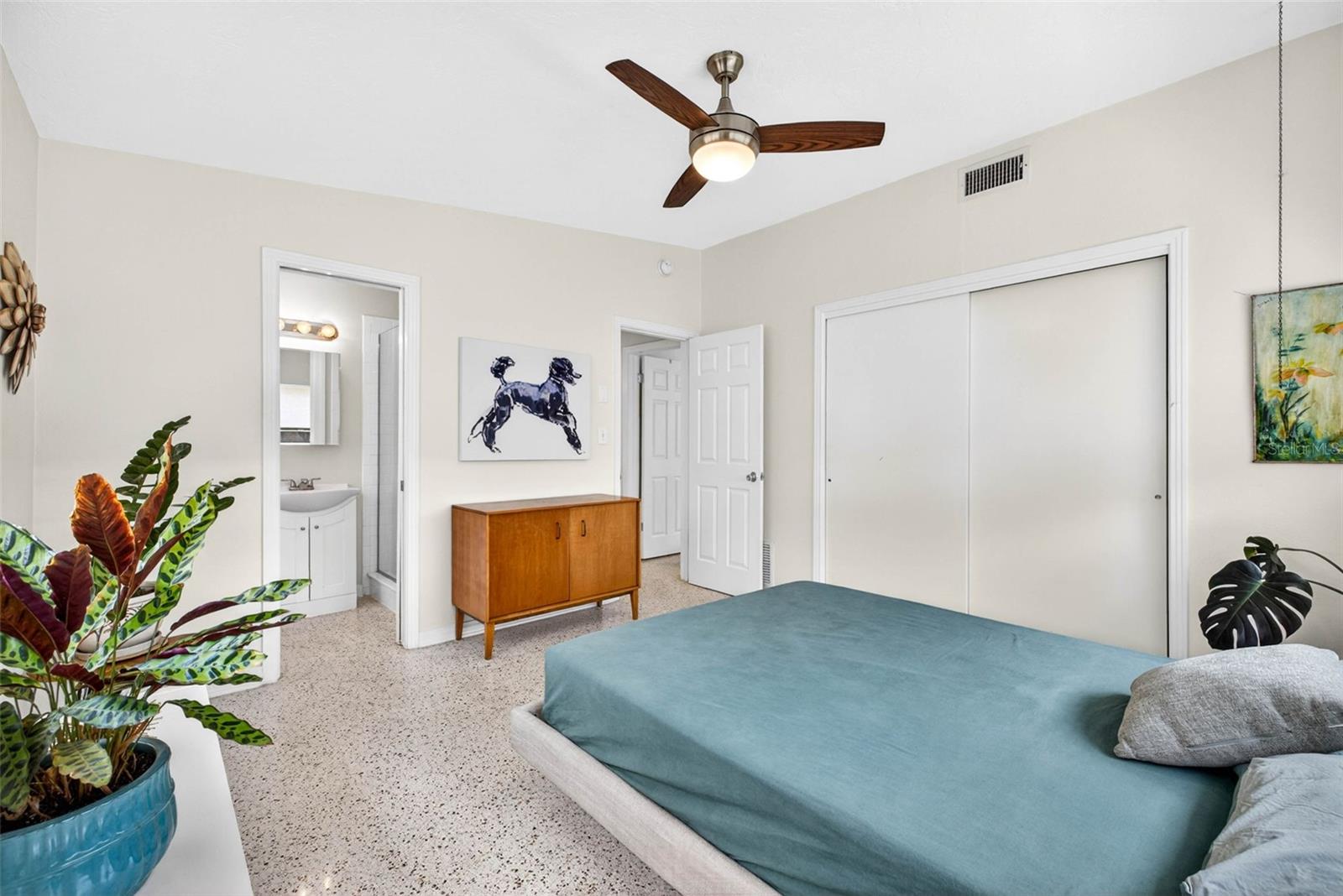 Image 28 of 69 For 515 Broxburn Avenue