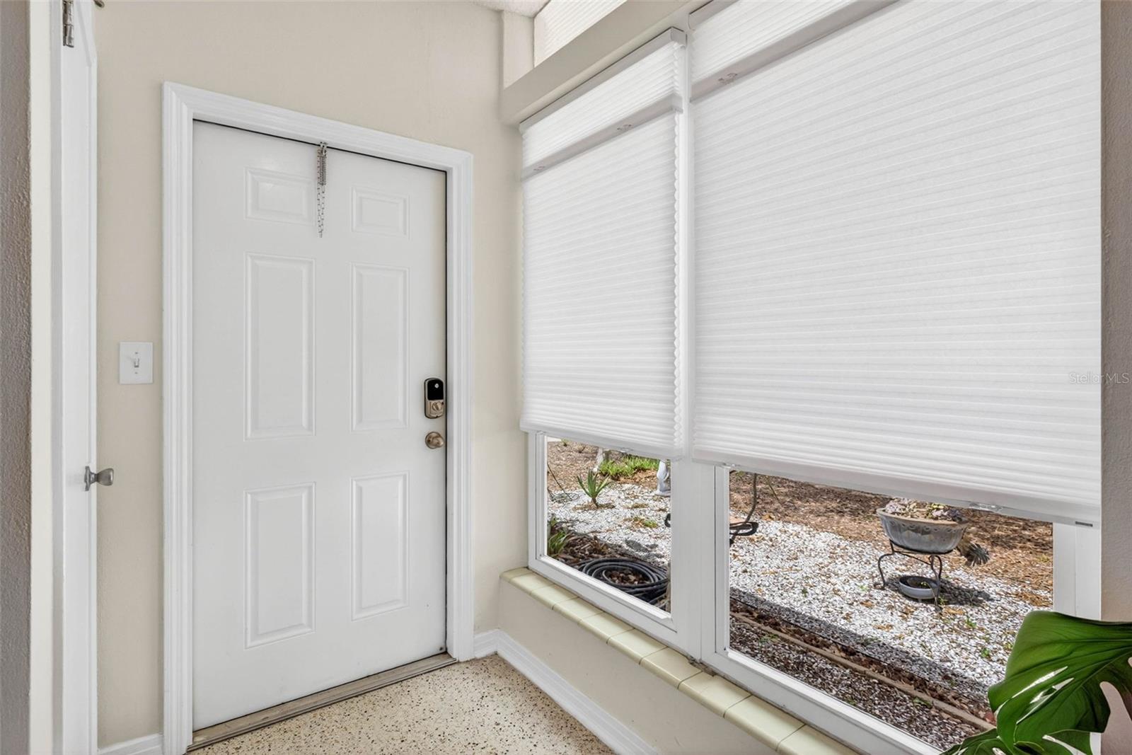 Image 32 of 69 For 515 Broxburn Avenue