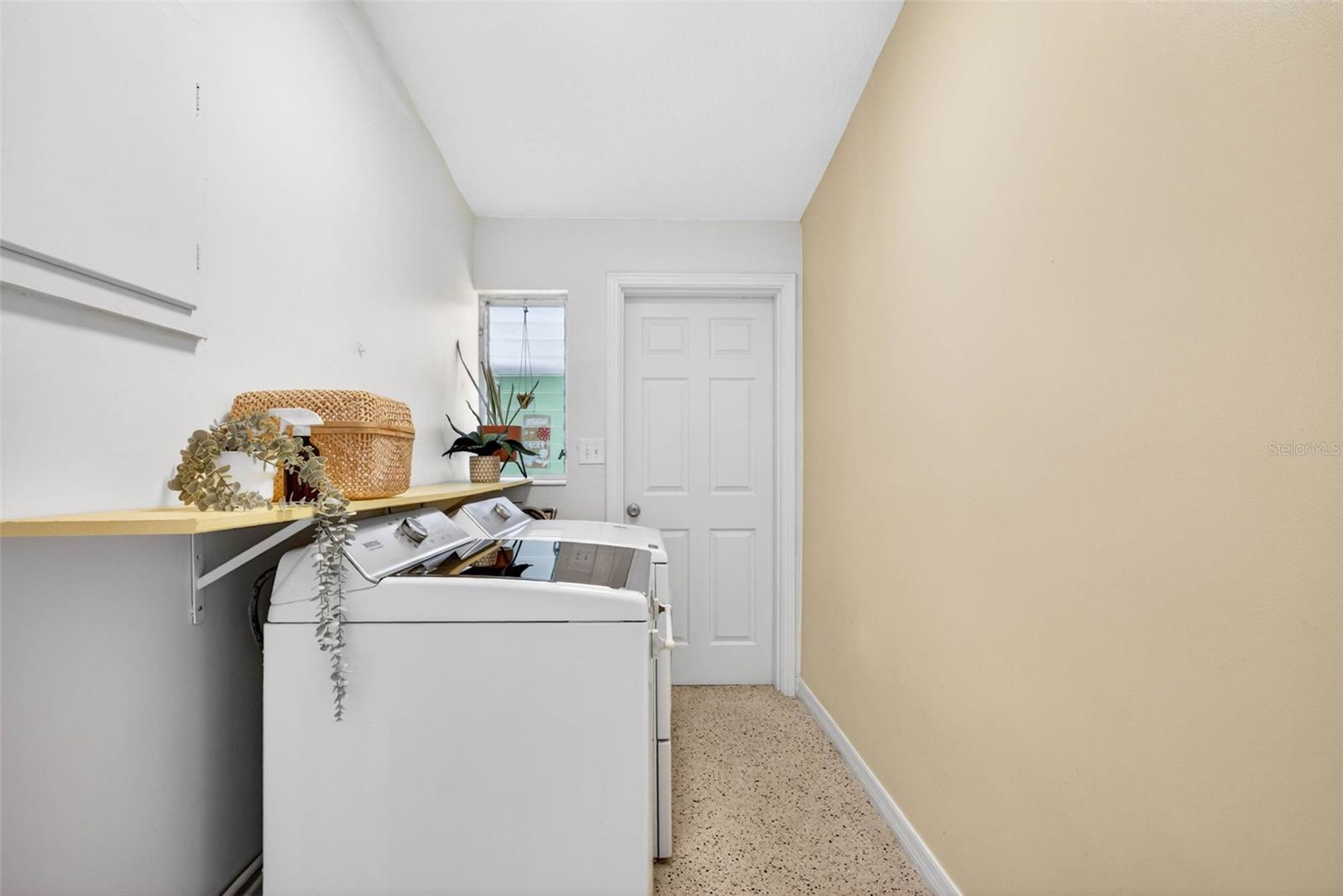 Image 37 of 69 For 515 Broxburn Avenue