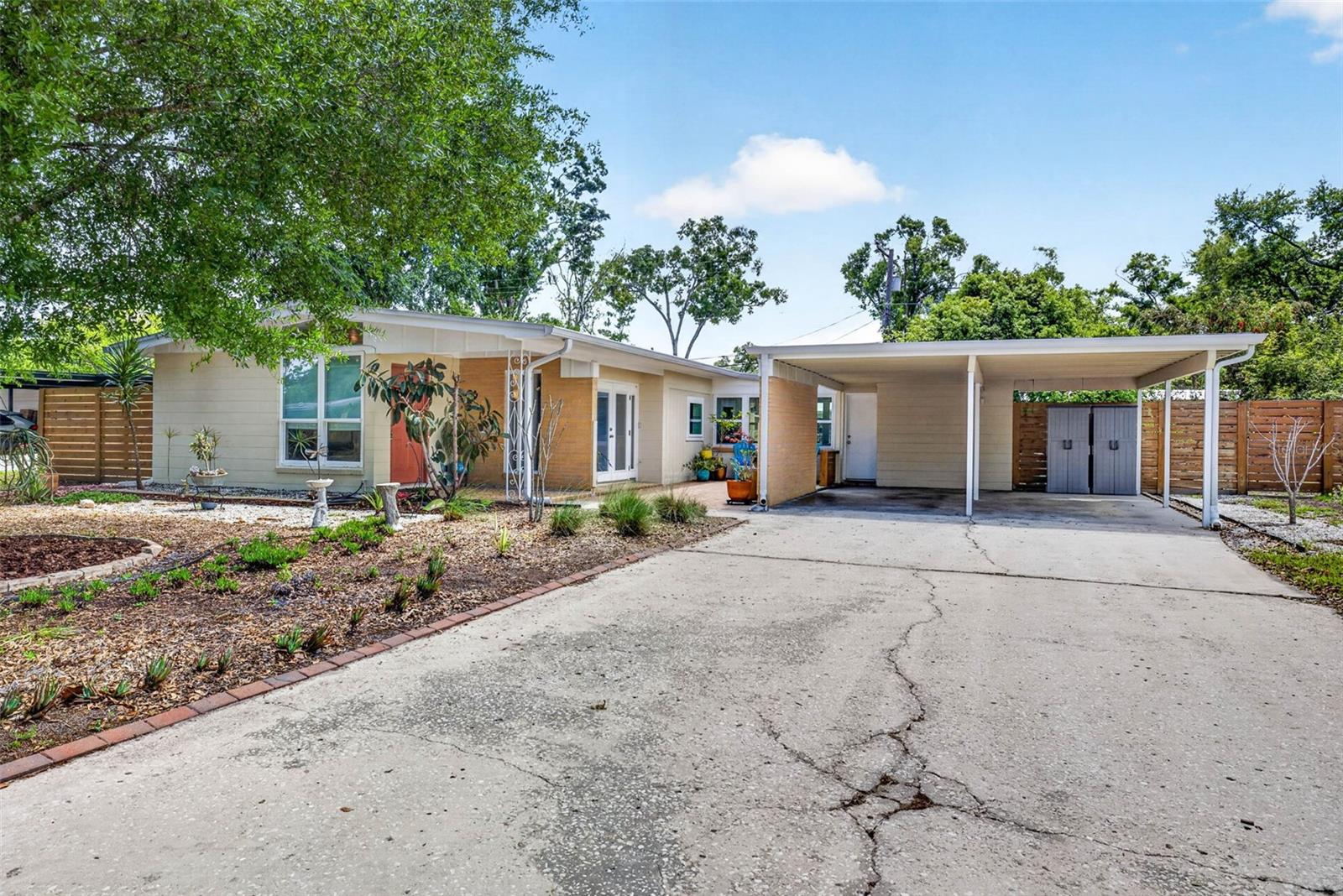 Image 4 of 69 For 515 Broxburn Avenue