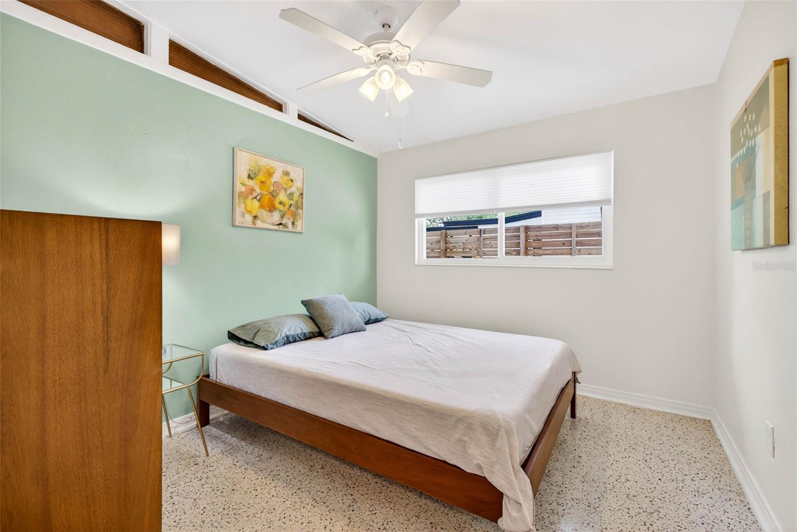 Image 42 of 69 For 515 Broxburn Avenue