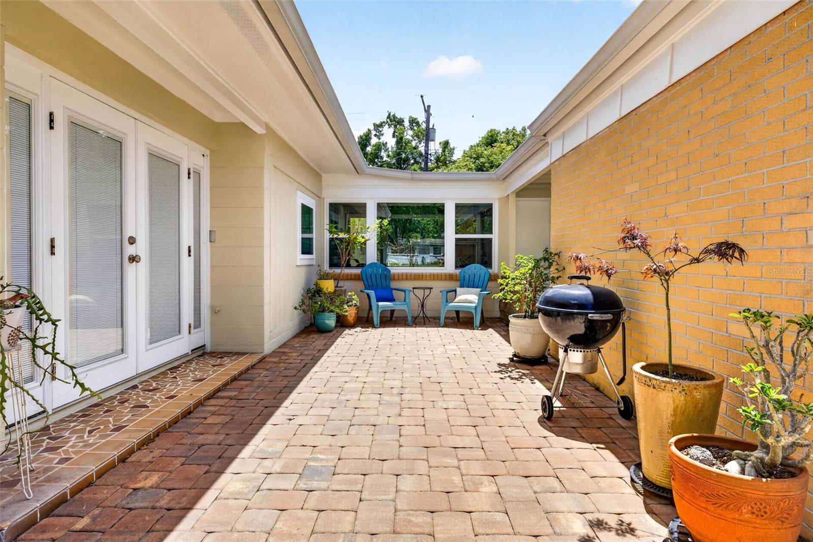 Image 46 of 69 For 515 Broxburn Avenue