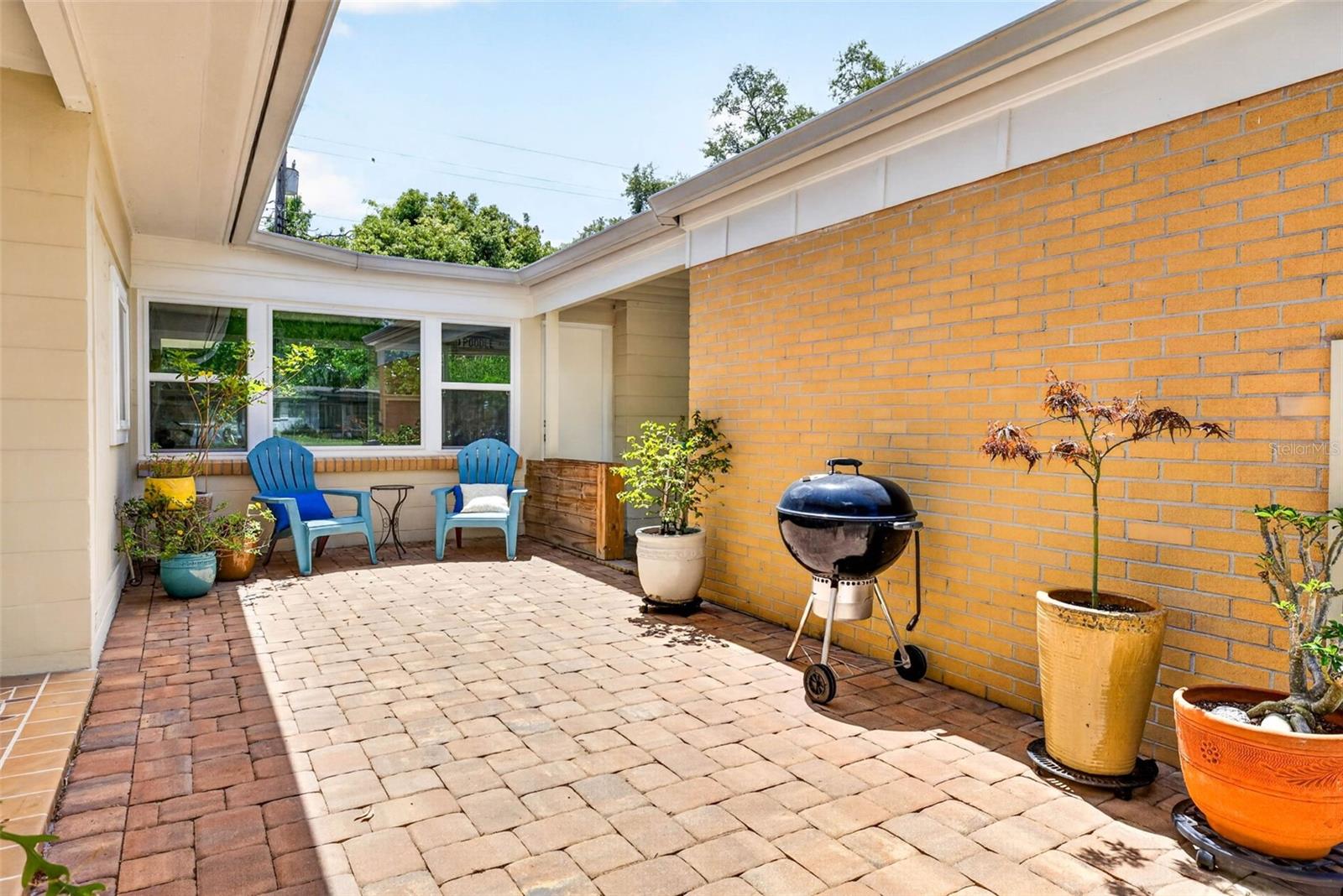 Image 47 of 69 For 515 Broxburn Avenue