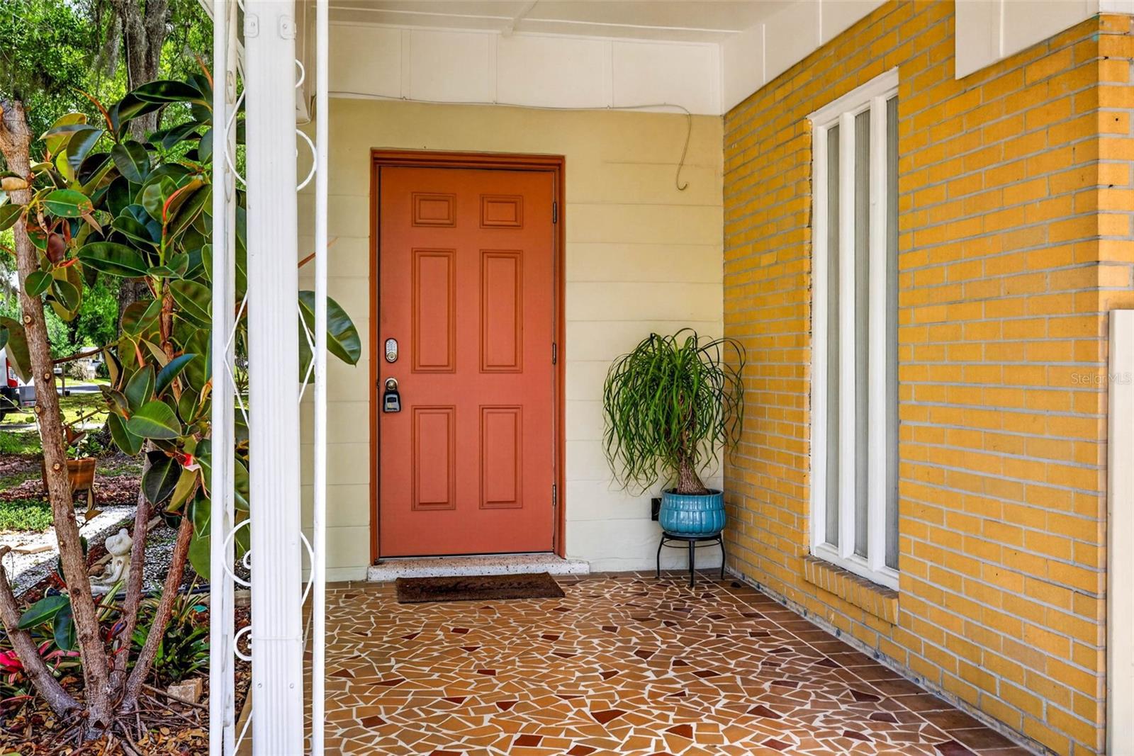 Image 5 of 69 For 515 Broxburn Avenue