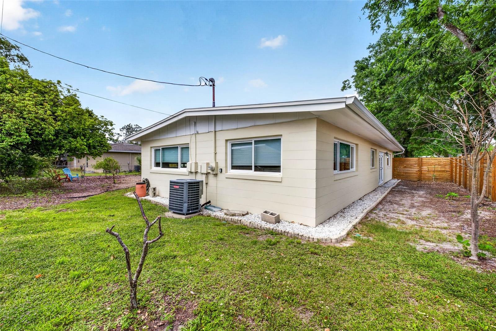 Image 51 of 69 For 515 Broxburn Avenue