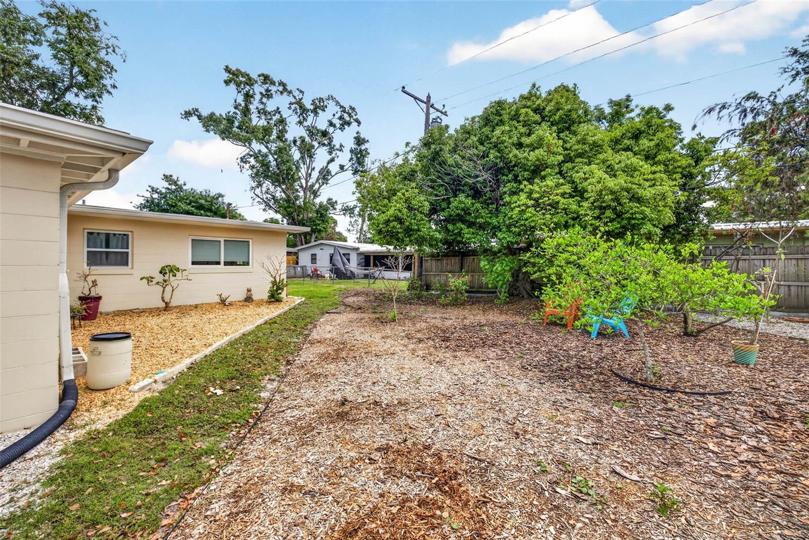 Image 52 of 69 For 515 Broxburn Avenue