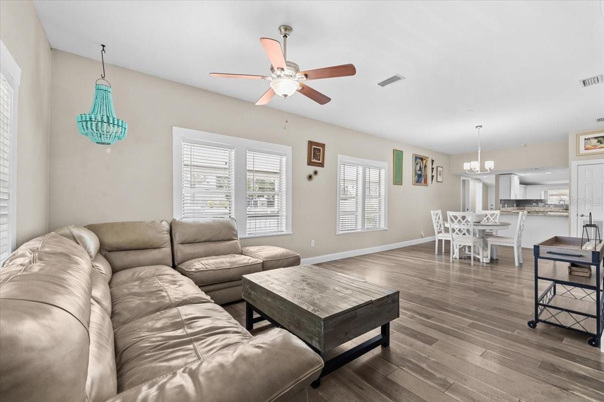 Image 4 of 26 For 7315 Mascotte Street