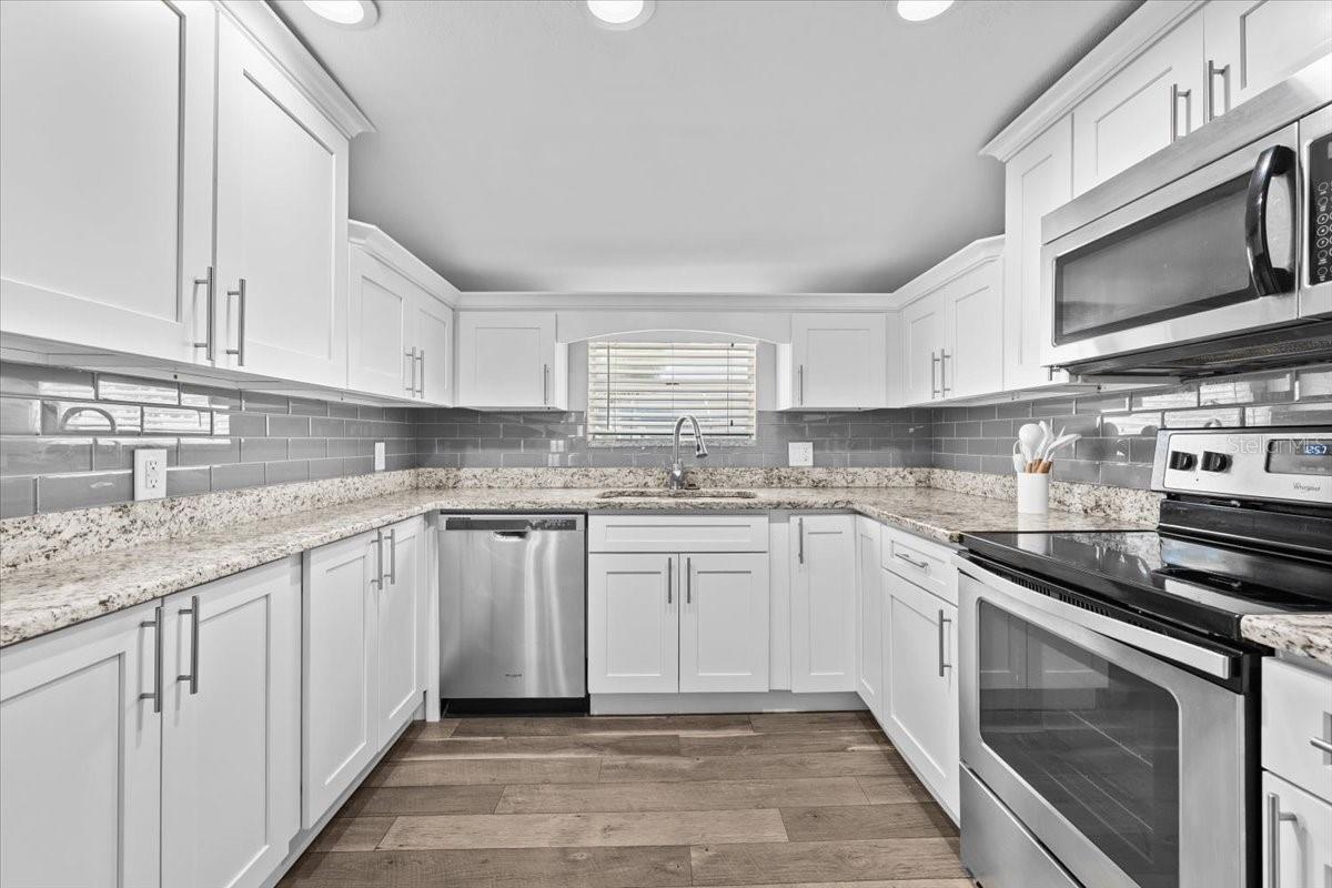 Image 8 of 26 For 7315 Mascotte Street