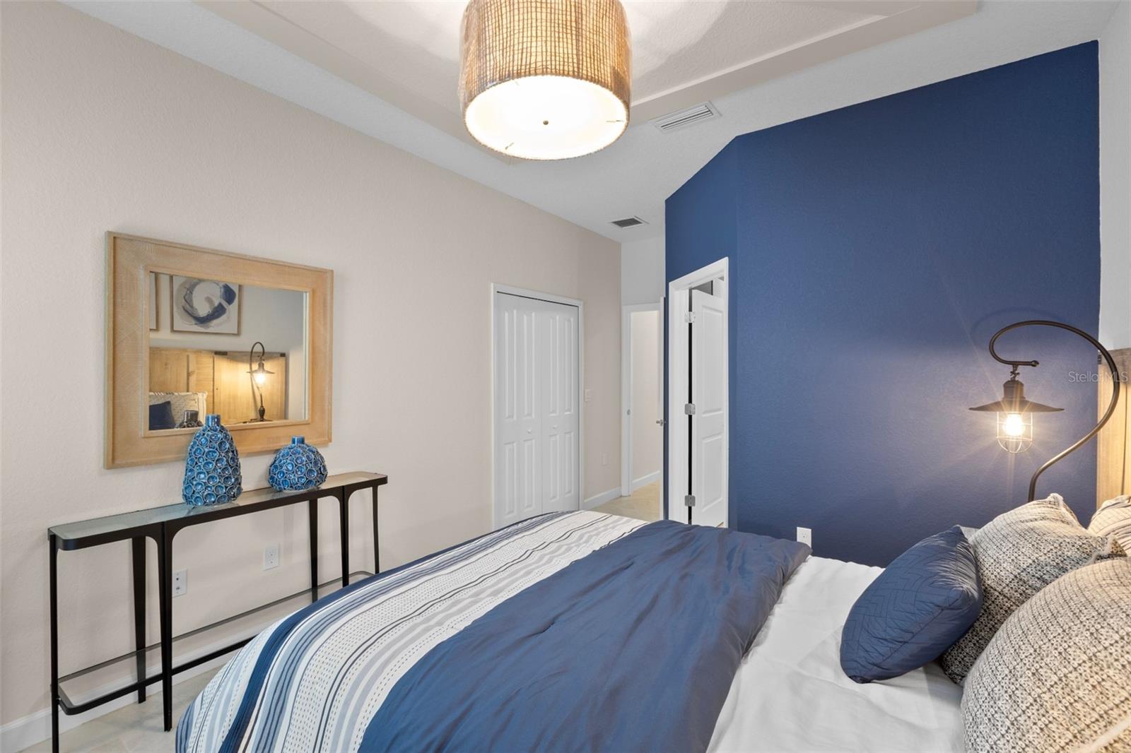 Image 22 of 27 For 19223 Scallop Loop