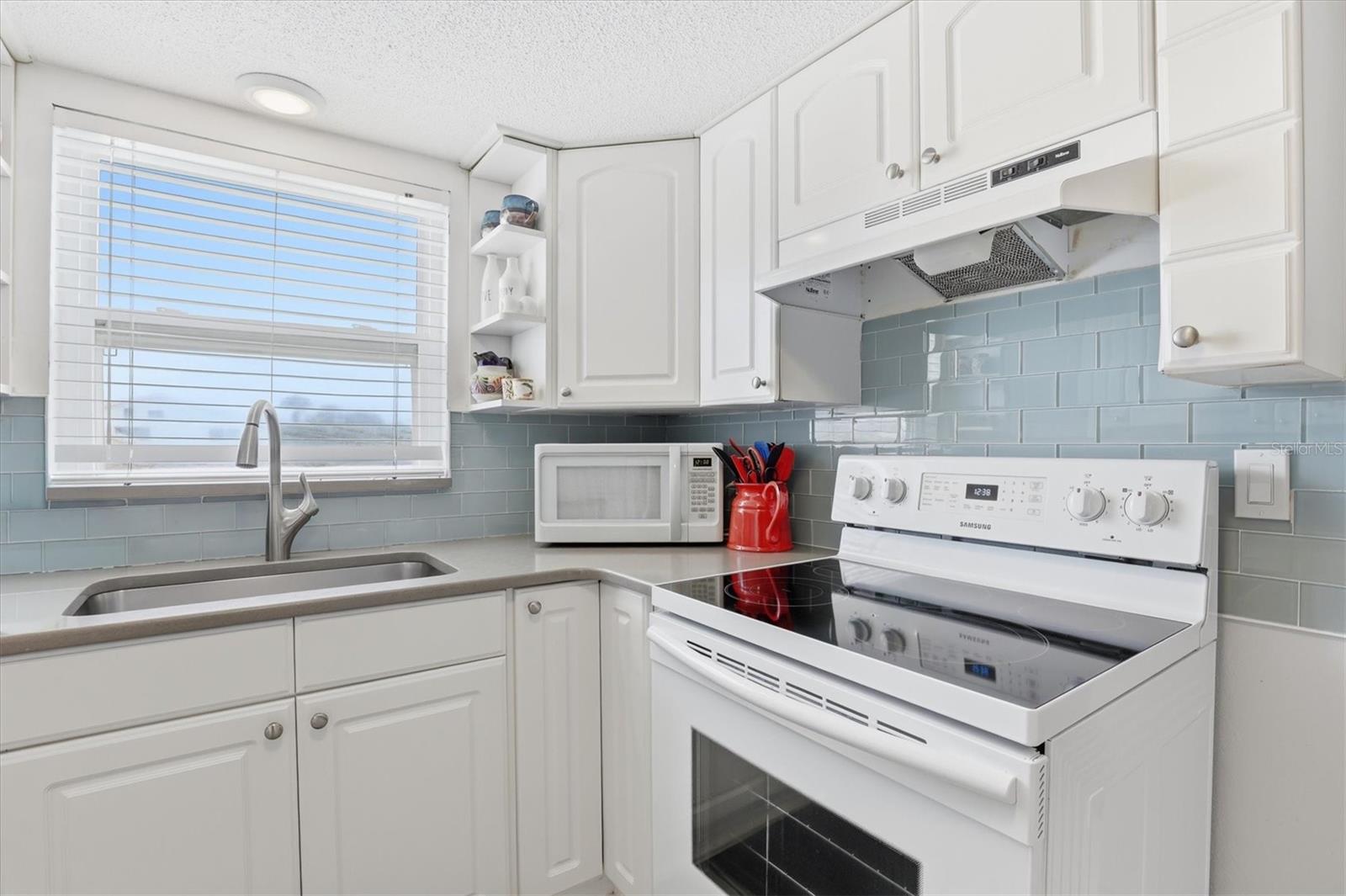 Image 20 of 40 For 600 71st Avenue 19