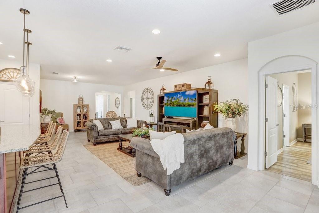 Image 6 of 59 For 2807 Oriole Drive