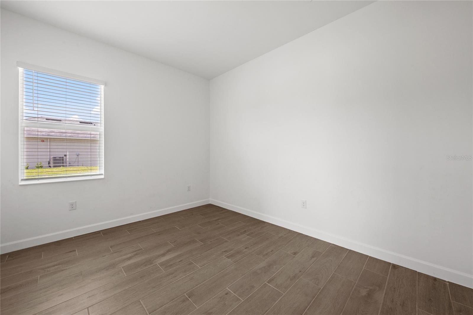 Image 17 of 36 For 19227 Scallop Loop