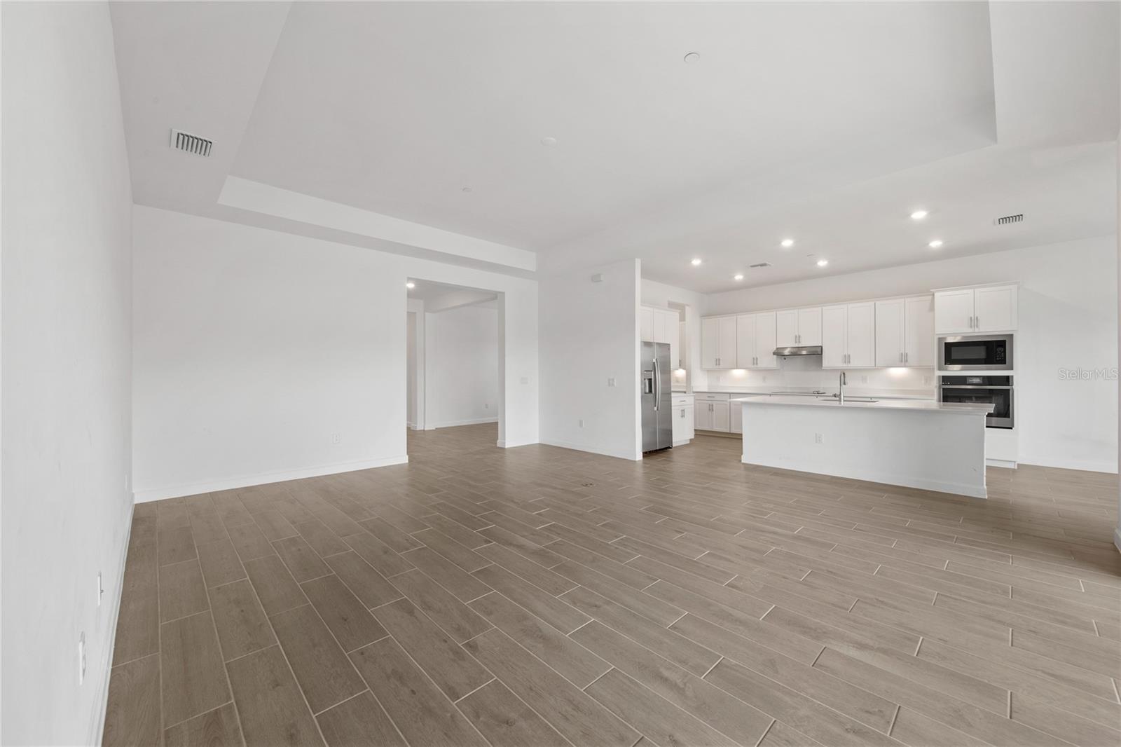 Image 8 of 36 For 19227 Scallop Loop