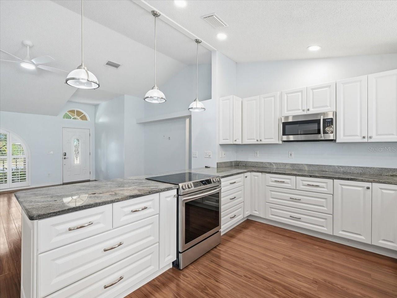 Image 10 of 42 For 2310 39th Avenue N