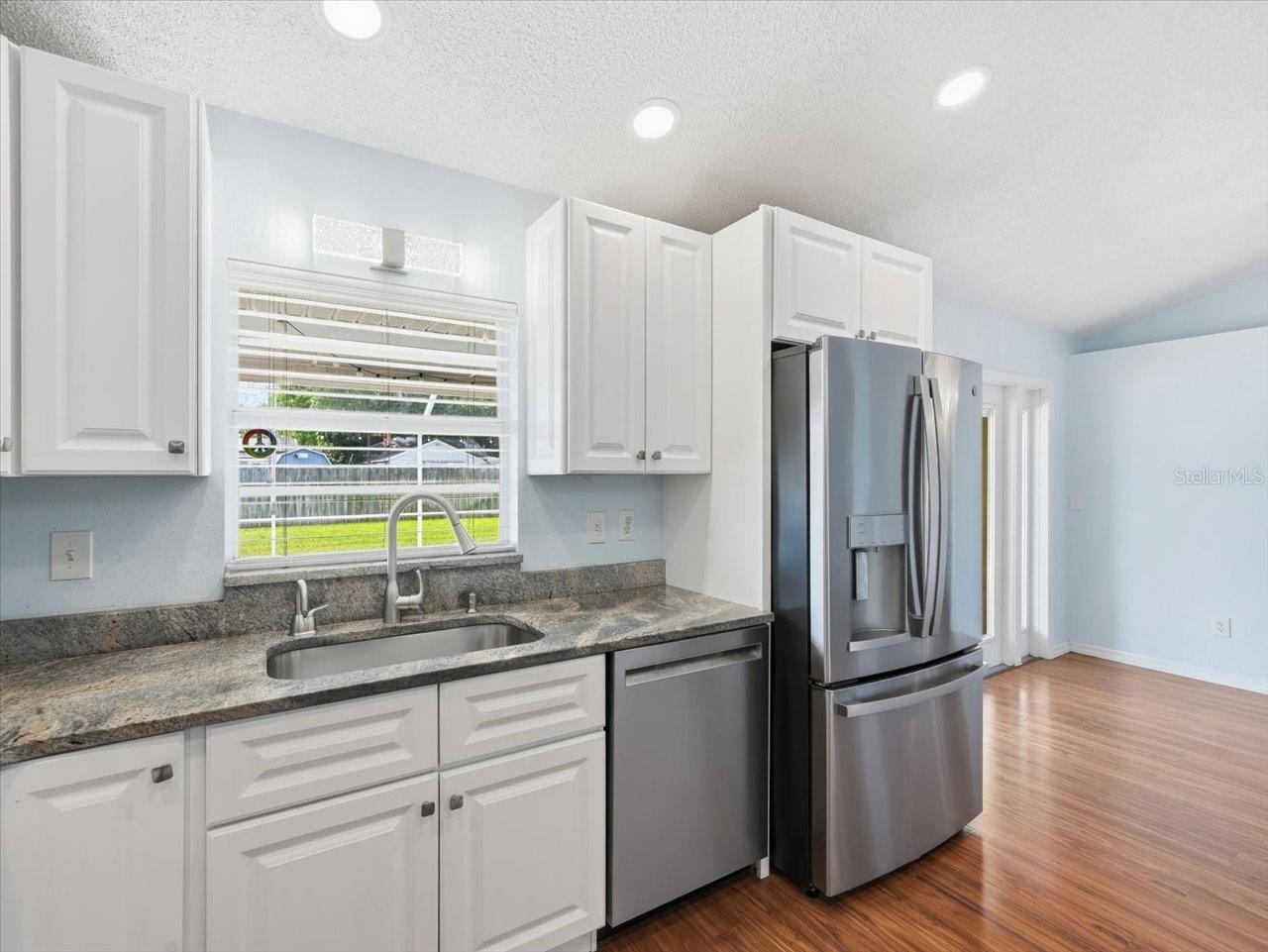 Image 14 of 42 For 2310 39th Avenue N