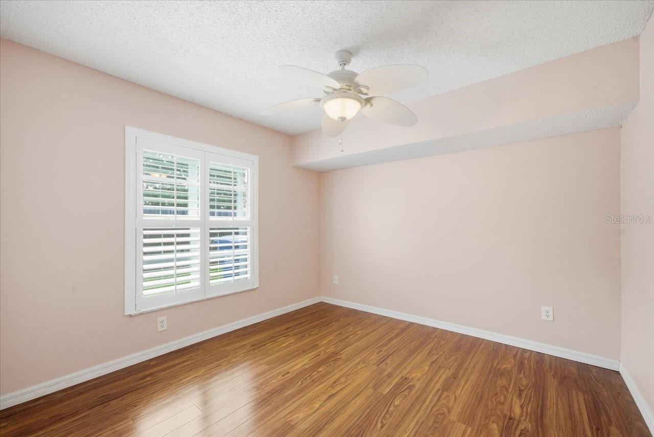 Image 17 of 42 For 2310 39th Avenue N