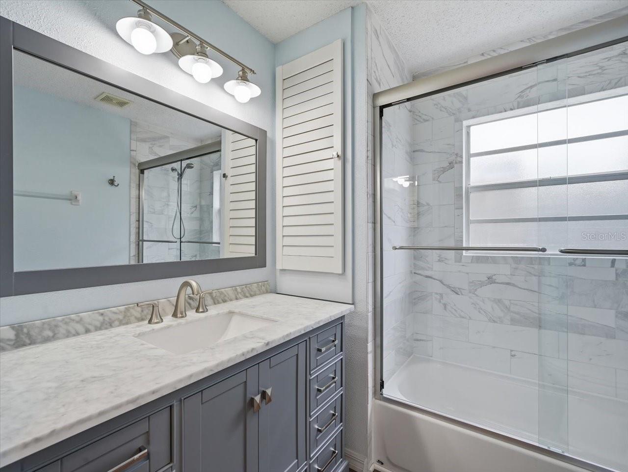 Image 19 of 42 For 2310 39th Avenue N