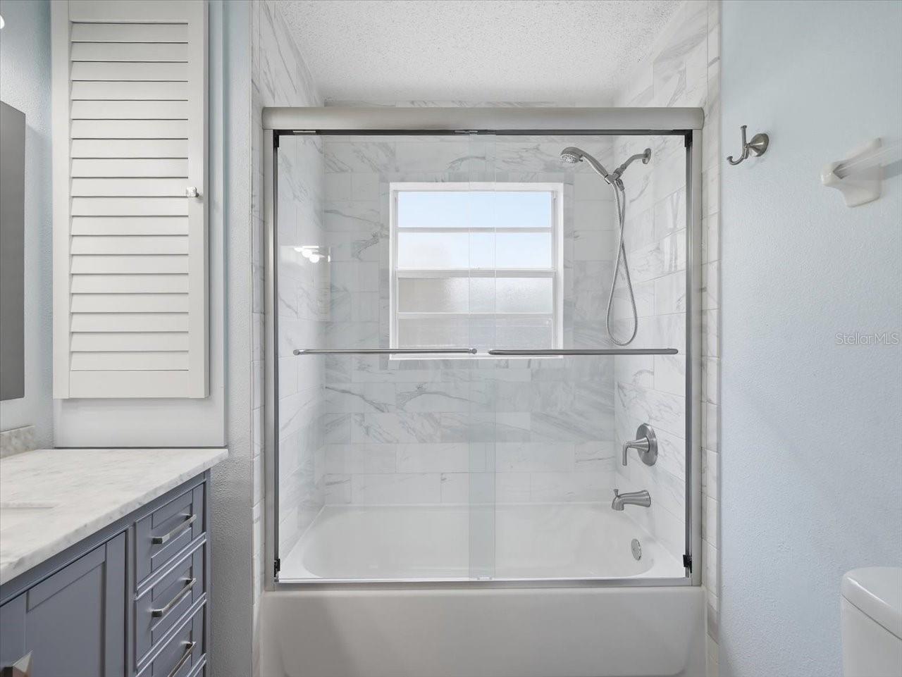 Image 20 of 42 For 2310 39th Avenue N