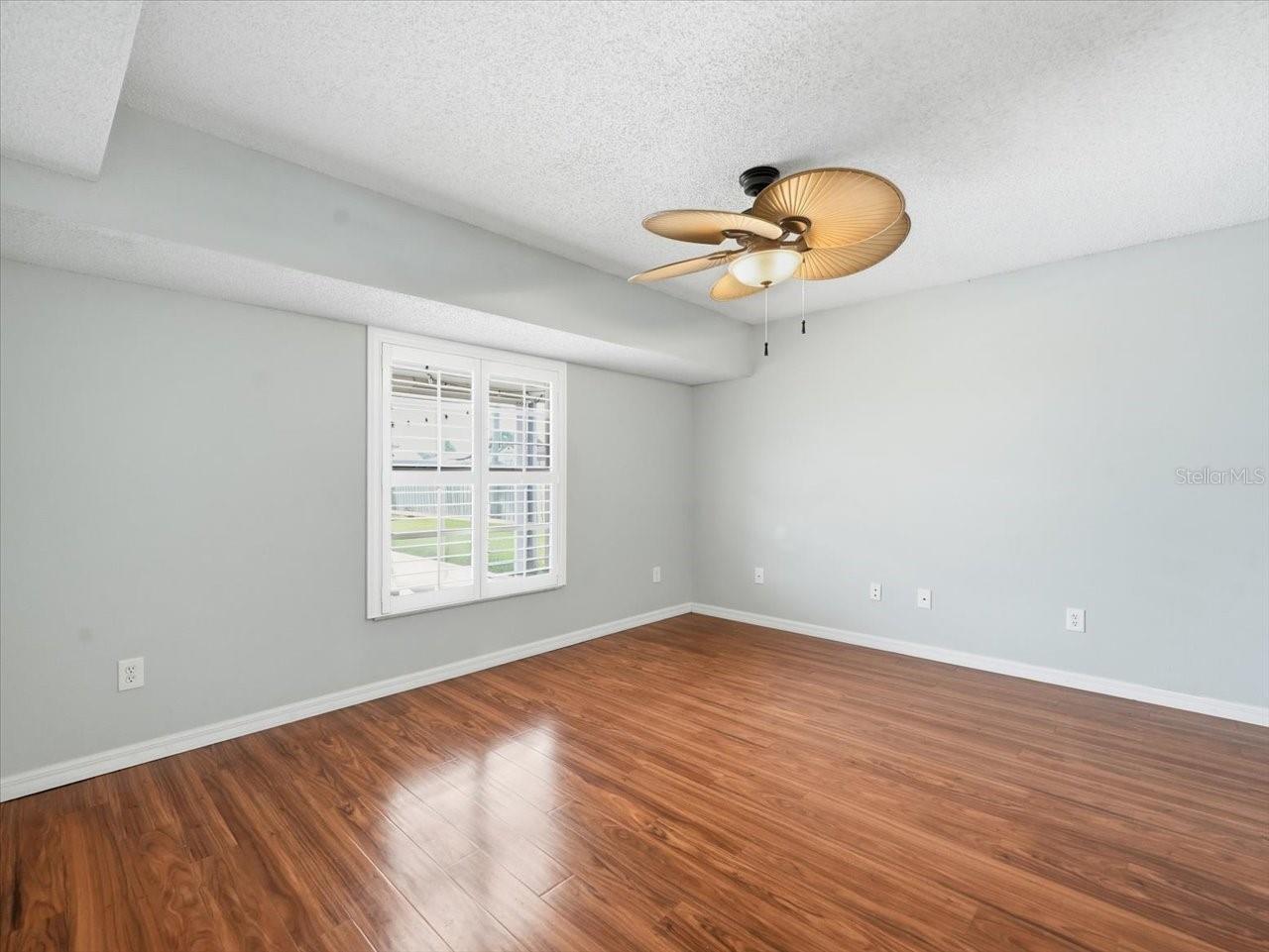 Image 23 of 42 For 2310 39th Avenue N