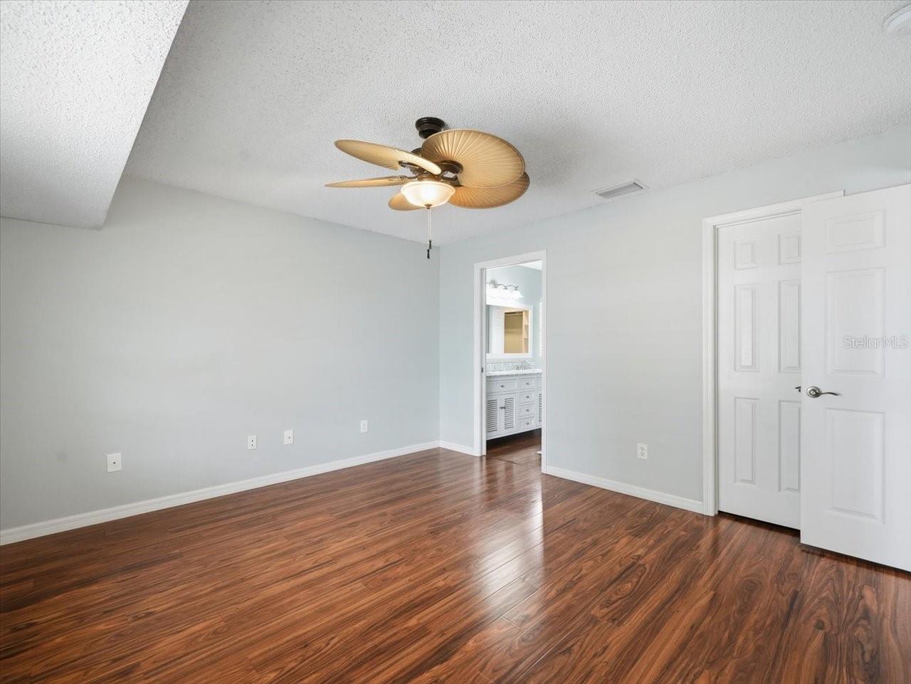 Image 26 of 42 For 2310 39th Avenue N