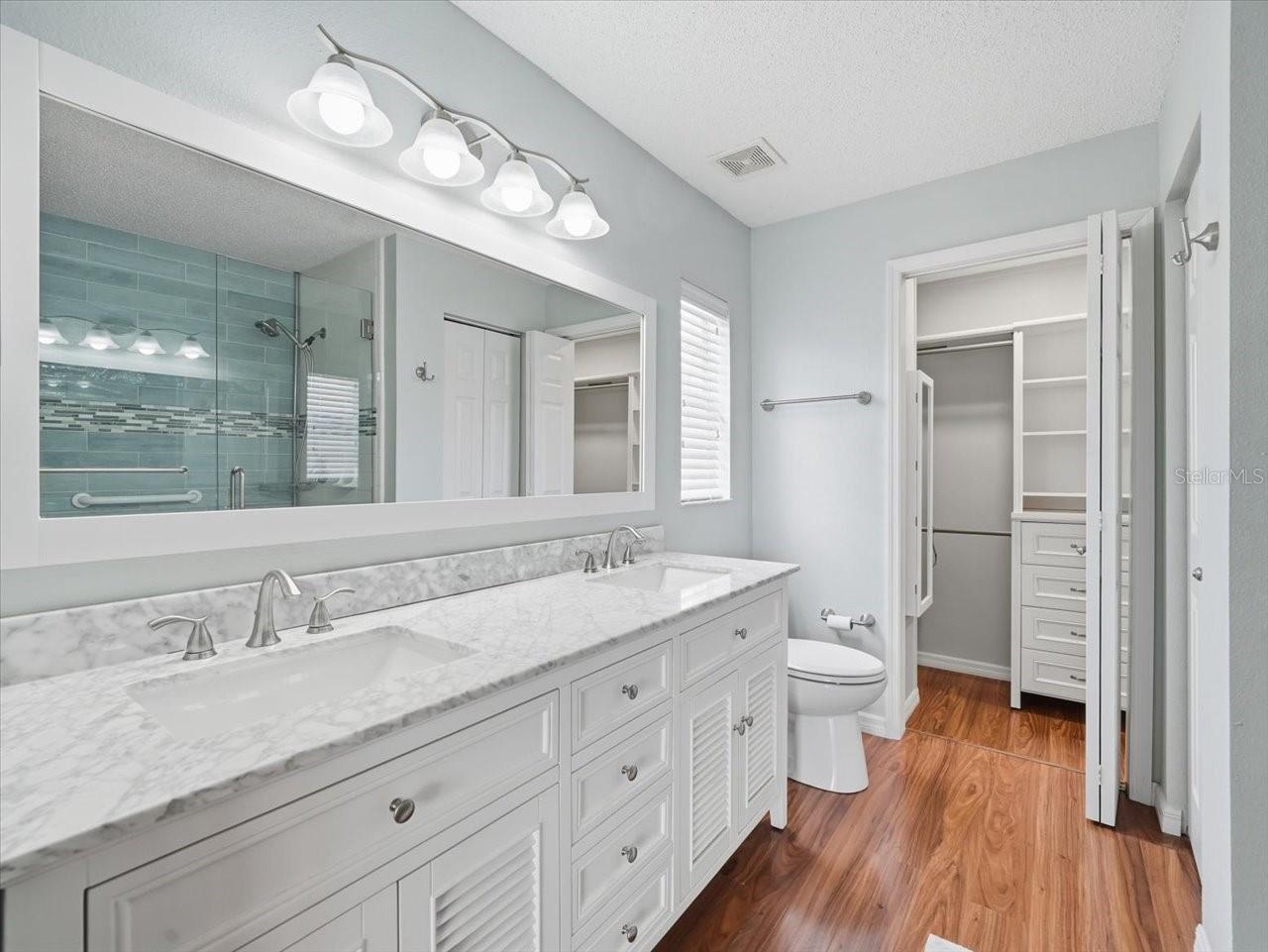 Image 27 of 42 For 2310 39th Avenue N