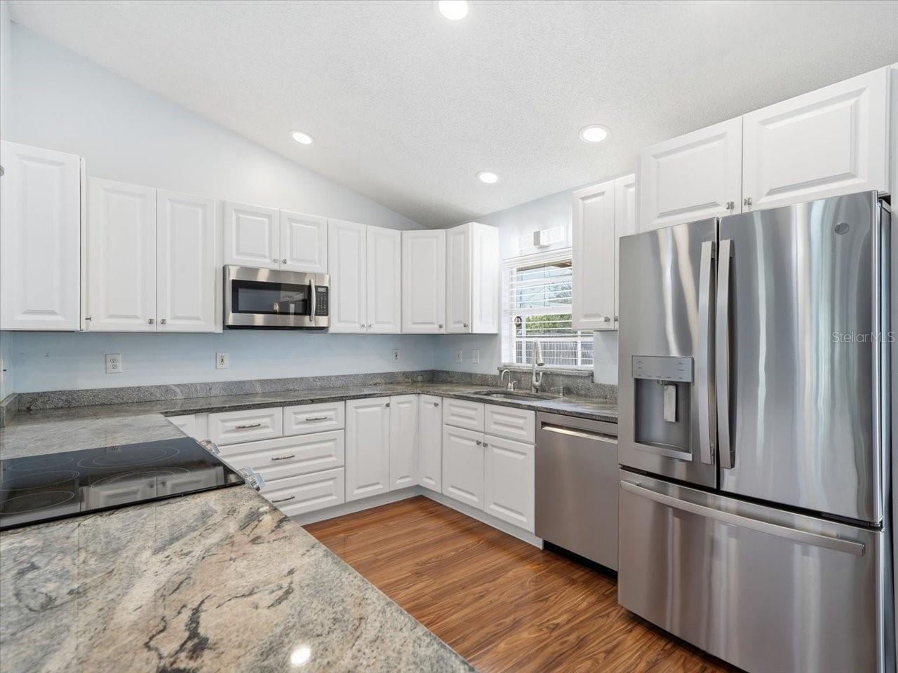 Image 9 of 42 For 2310 39th Avenue N