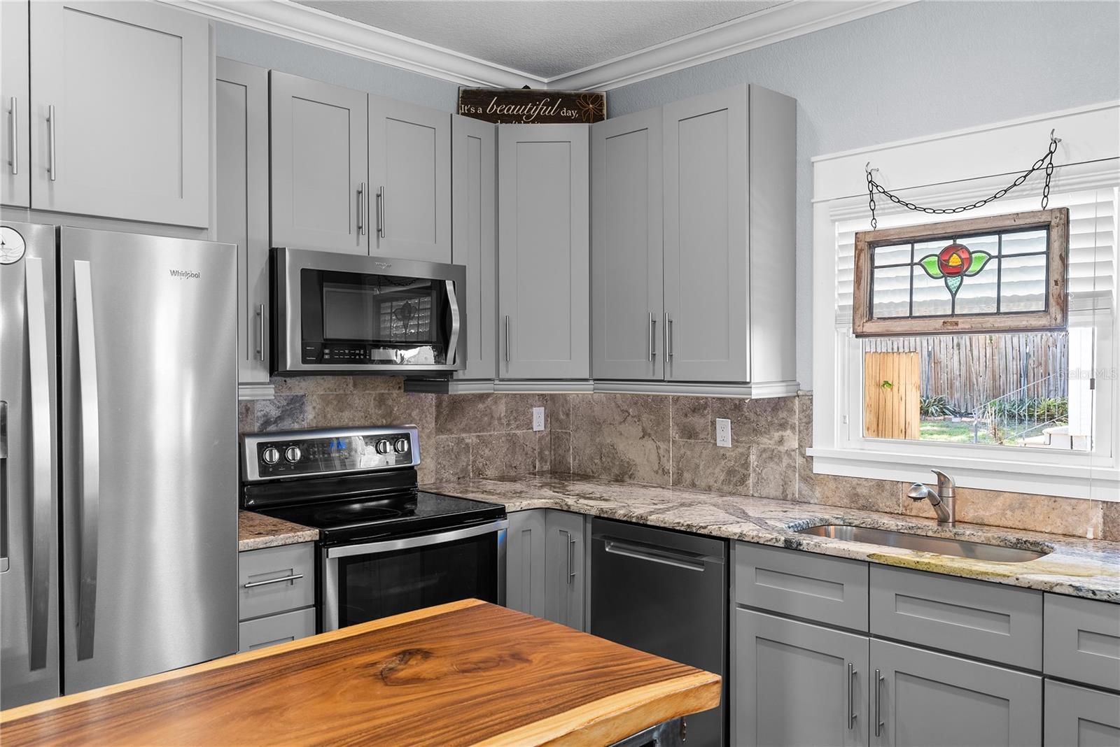 Image 11 of 33 For 939 Lexington Street