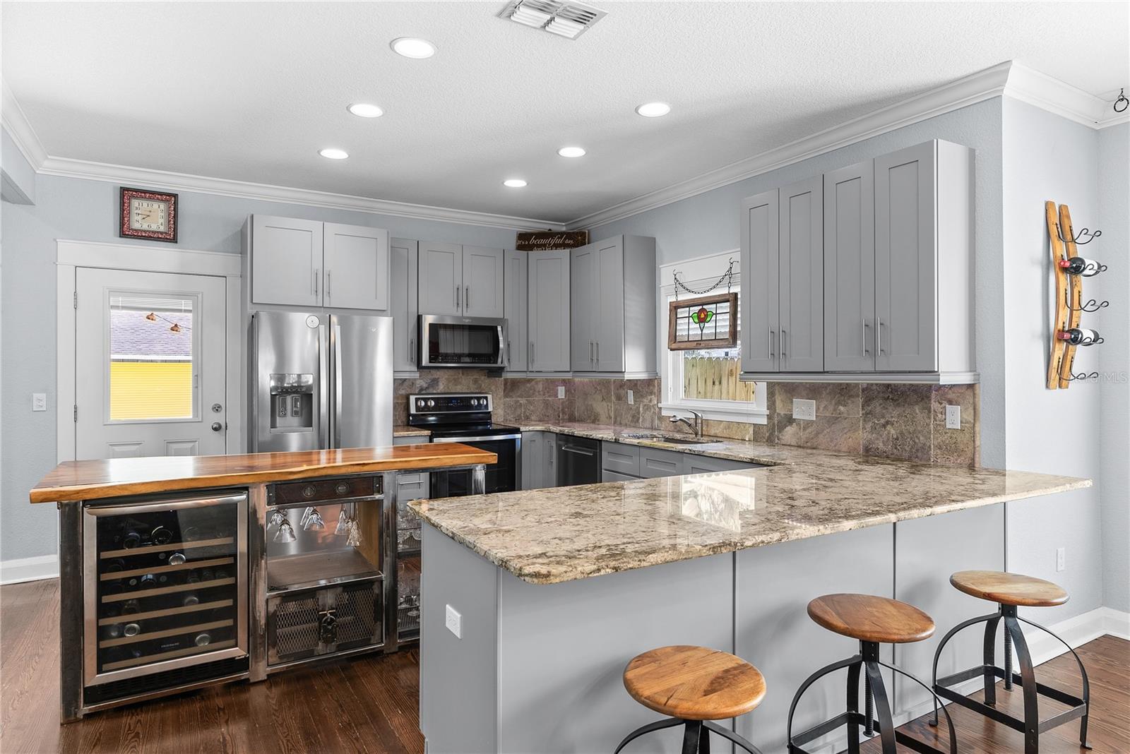 Image 12 of 33 For 939 Lexington Street