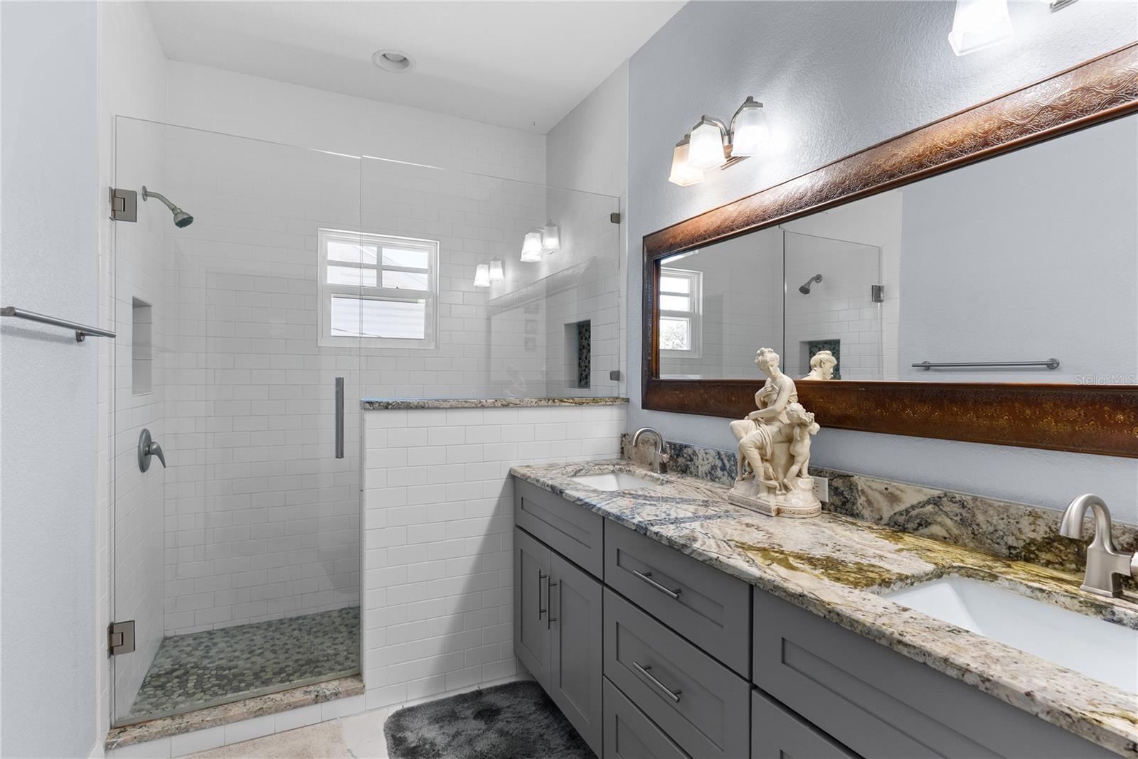 Image 19 of 33 For 939 Lexington Street