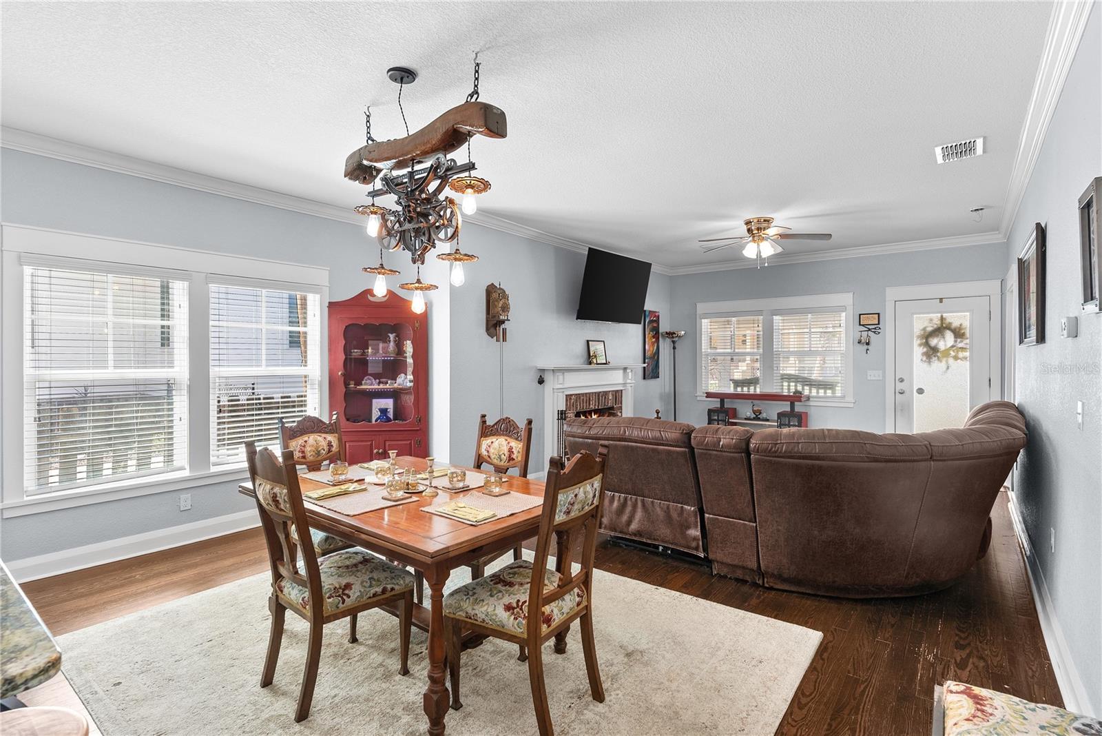 Image 24 of 33 For 939 Lexington Street