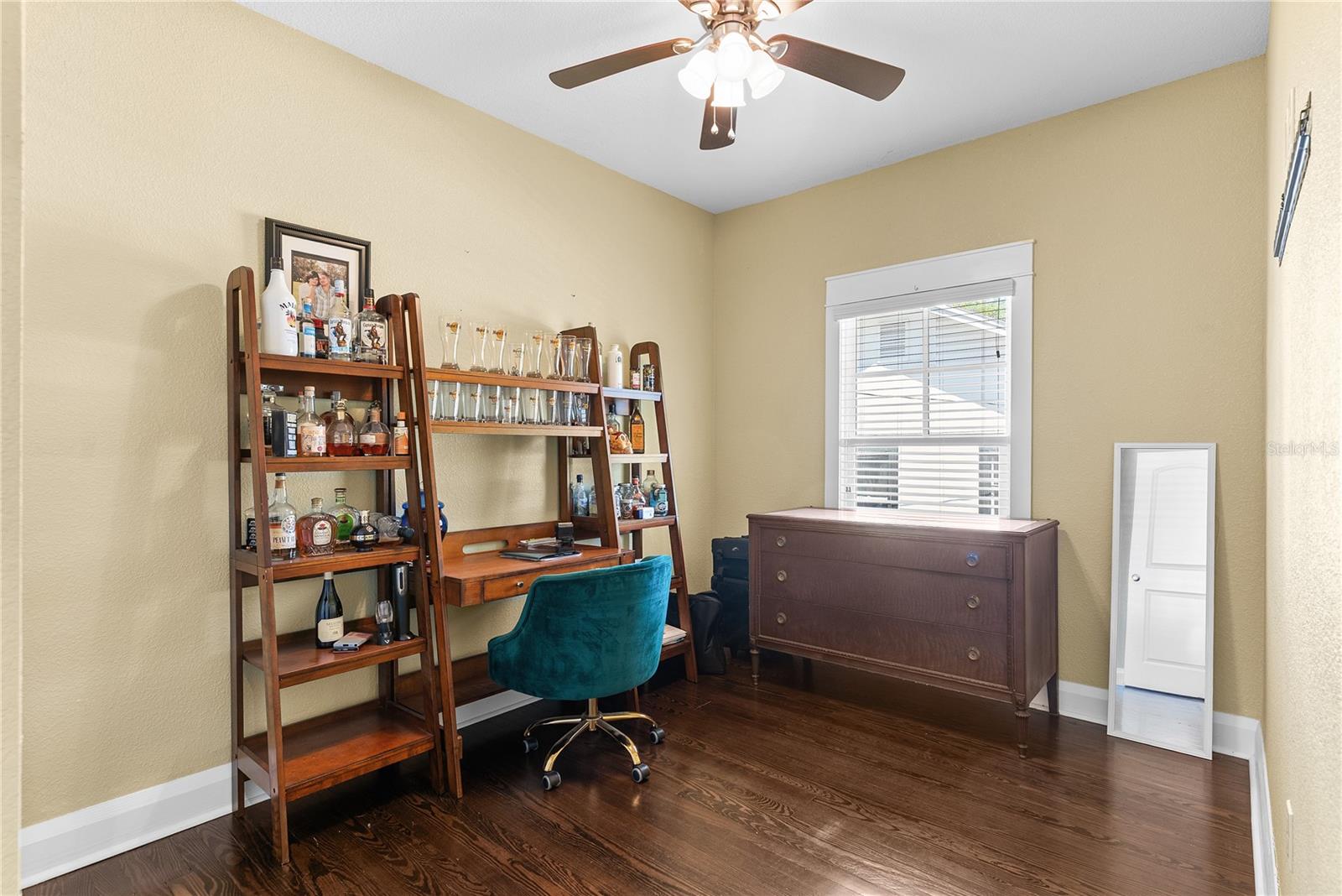 Image 28 of 33 For 939 Lexington Street