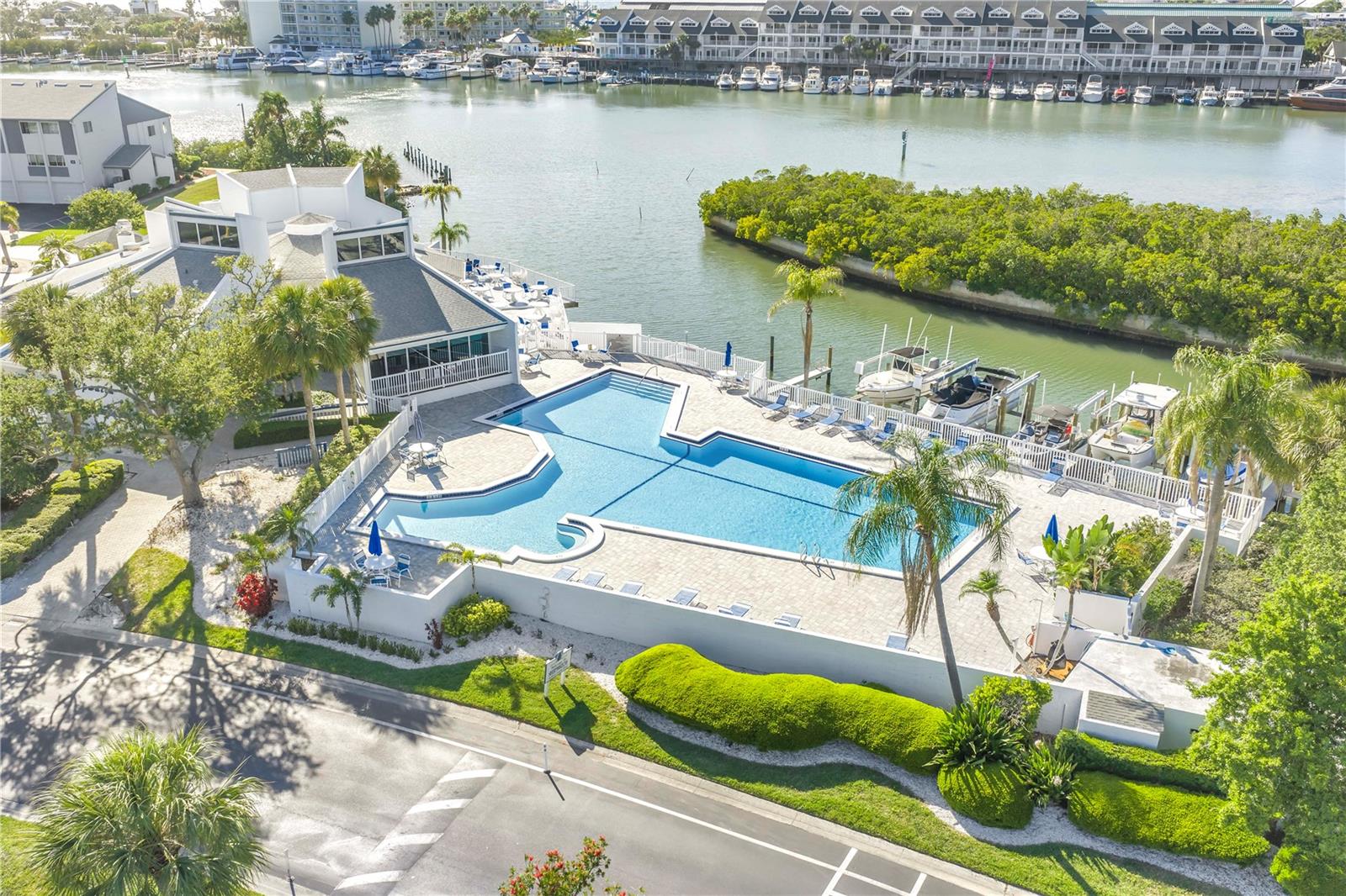 Image 40 of 50 For 11351 Shipwatch Lane 1843