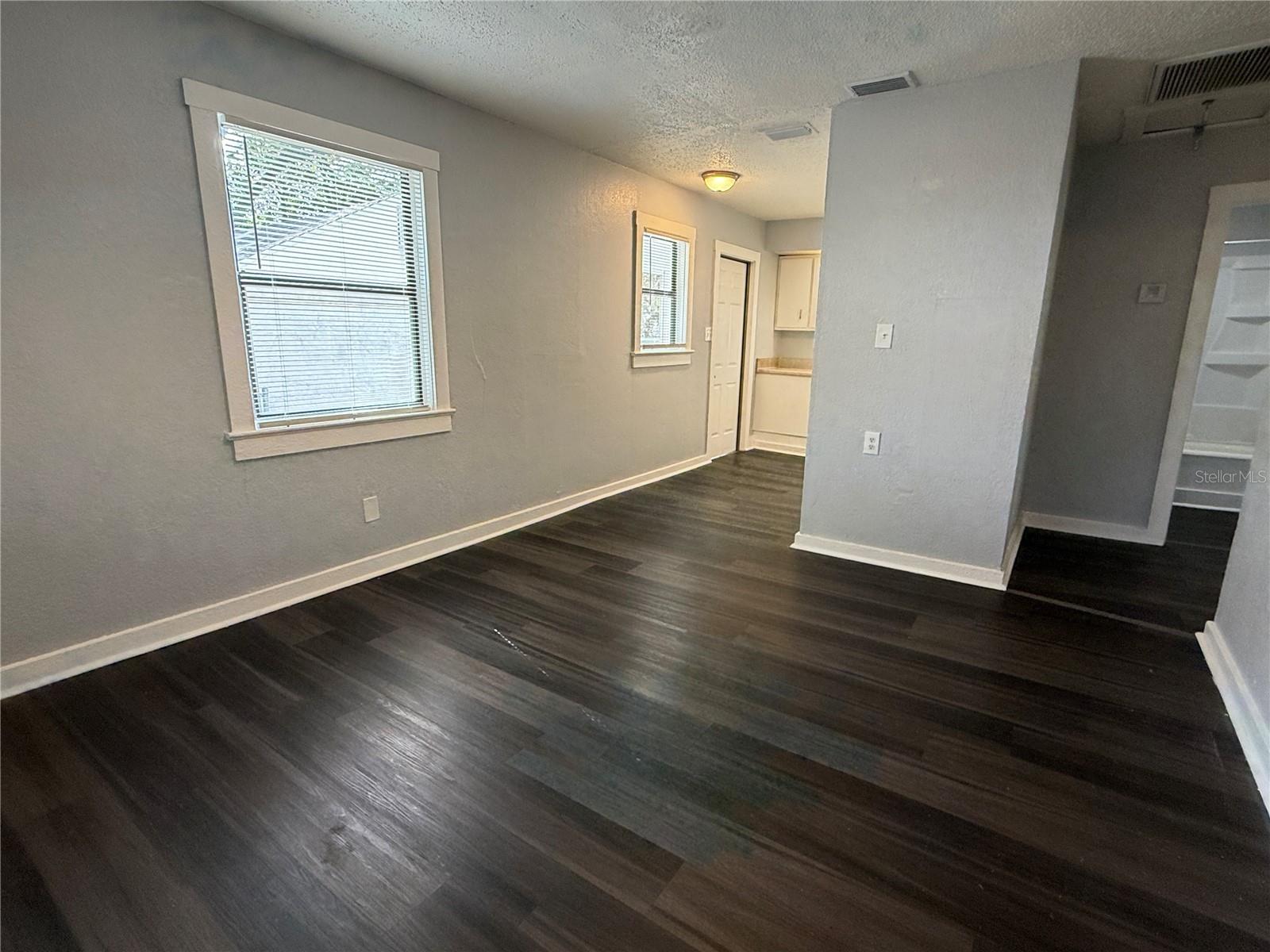 Image 3 of 9 For 320 Hennessee Street