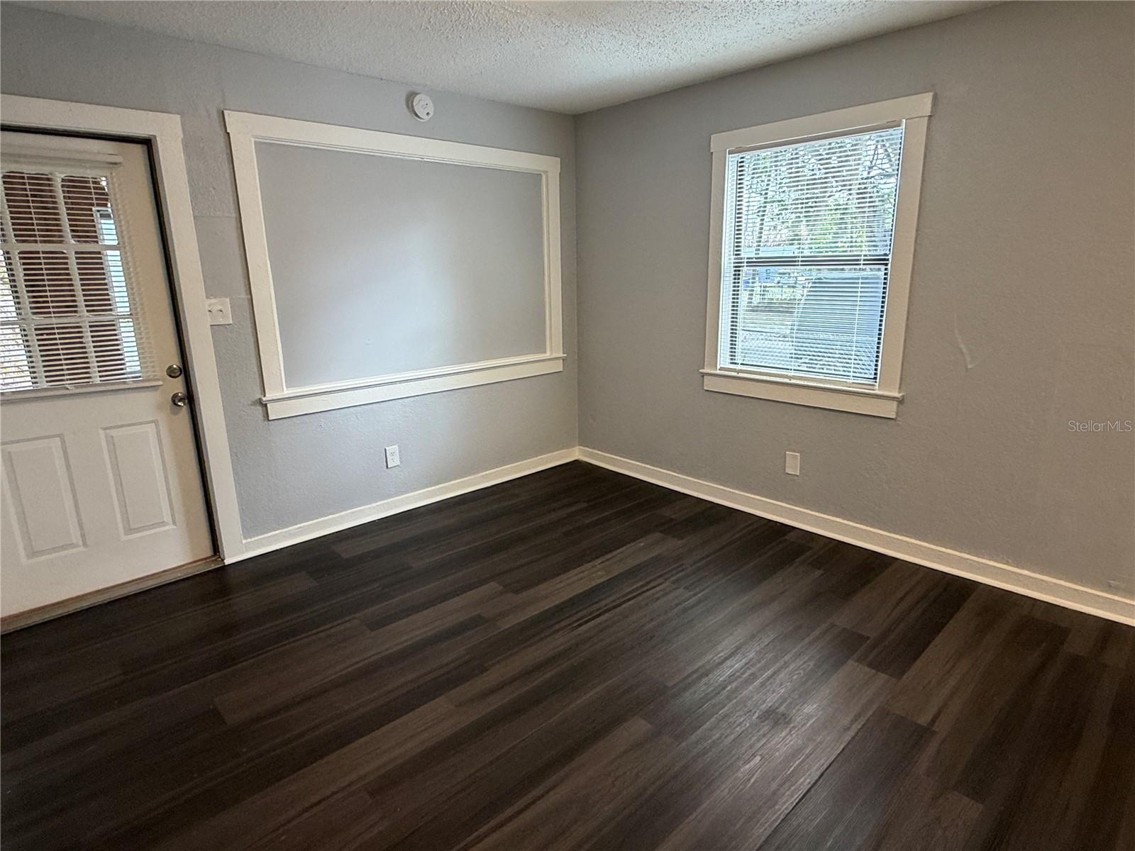 Image 4 of 9 For 320 Hennessee Street