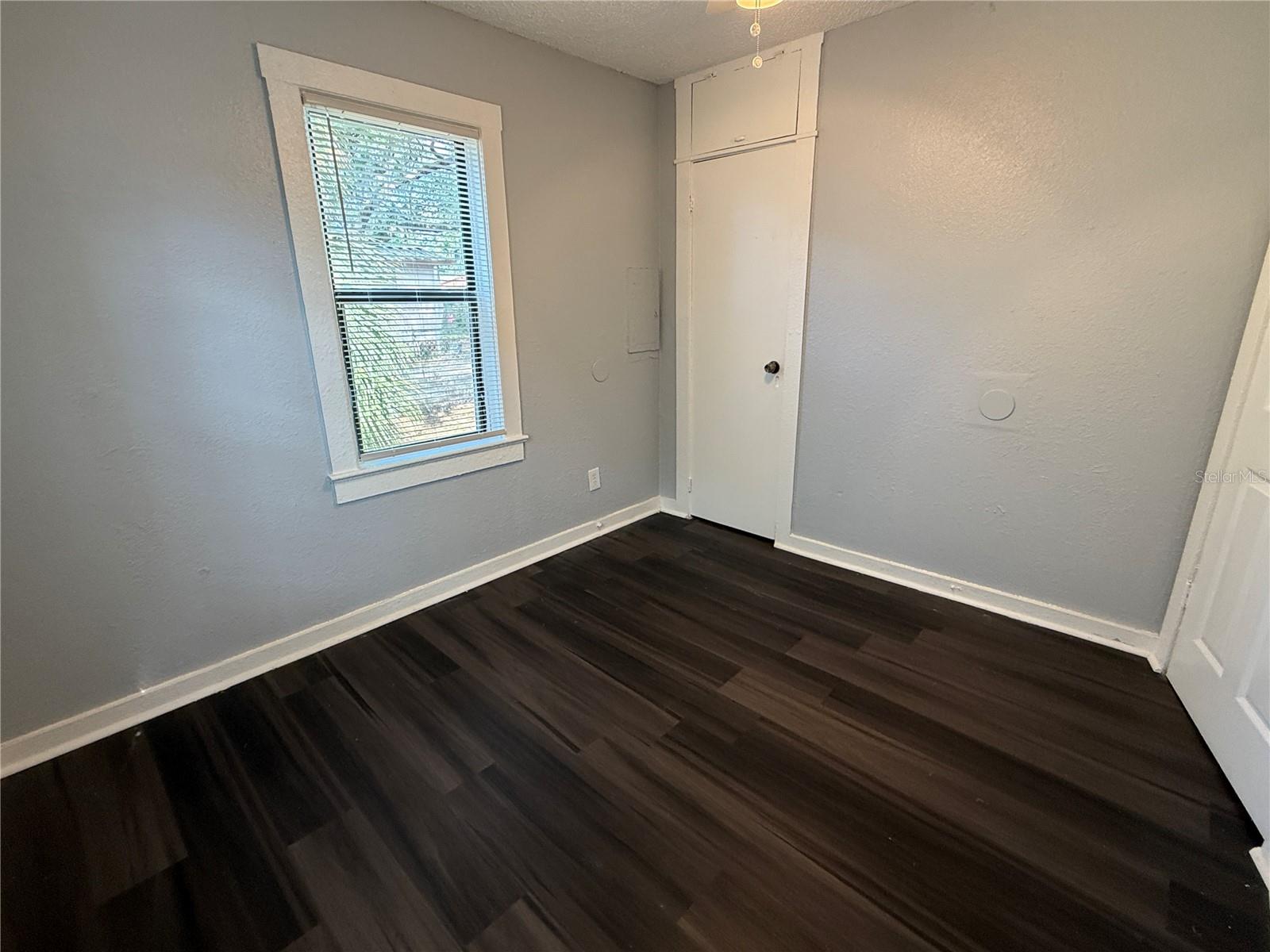 Image 7 of 9 For 320 Hennessee Street