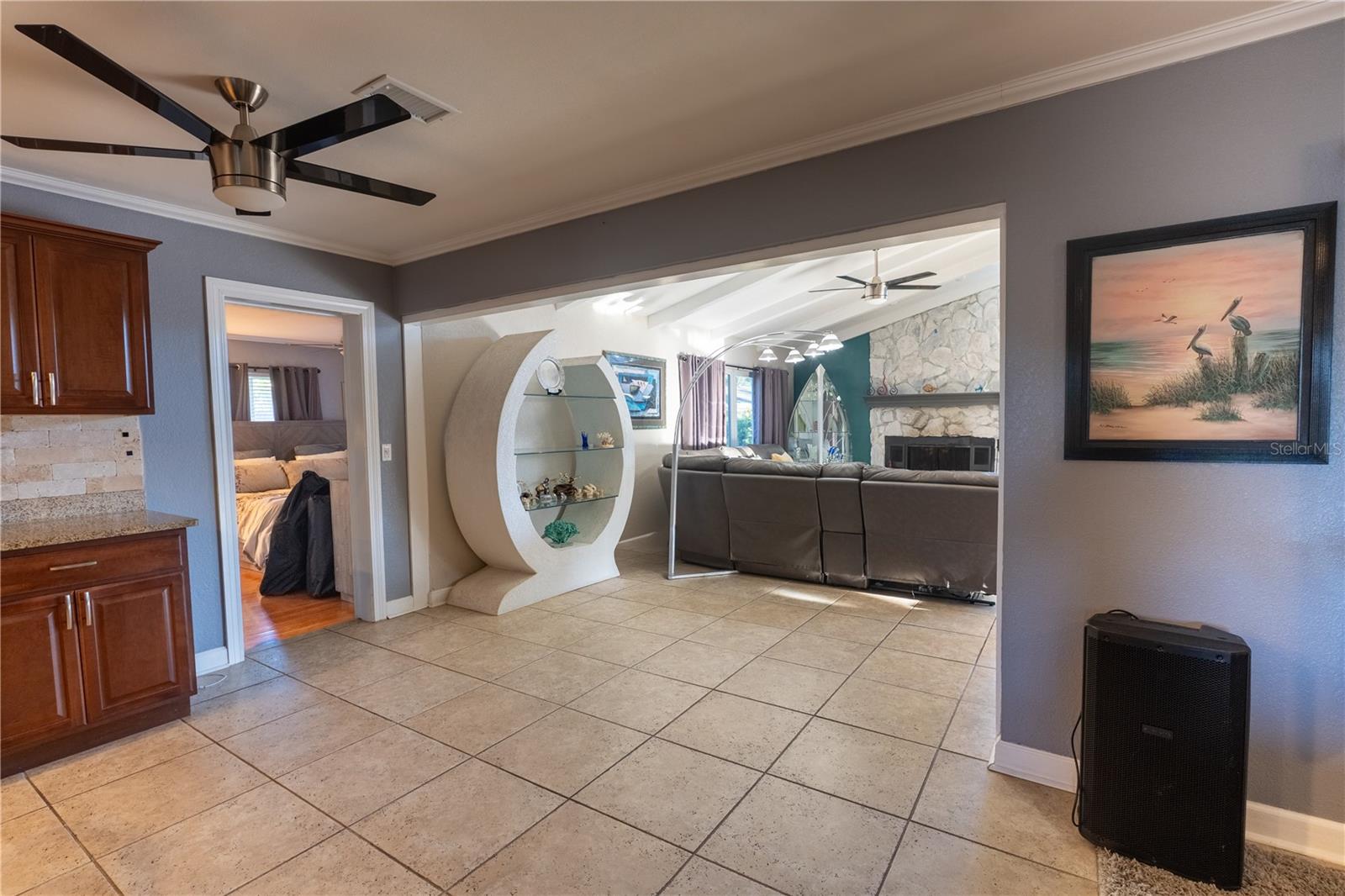 Image 12 of 50 For 33 Southwind Drive