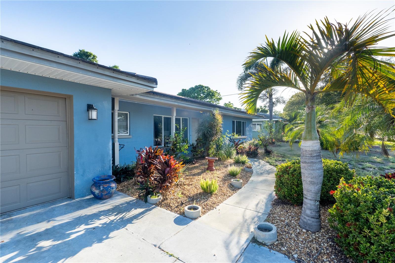 Image 2 of 50 For 33 Southwind Drive